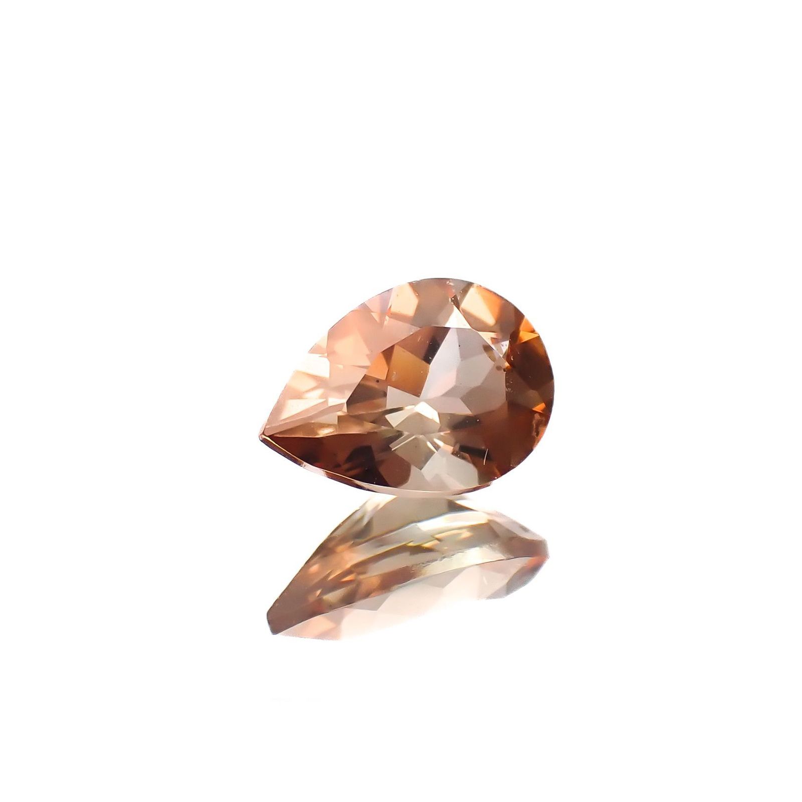 アンダリュサイト(宝石名アンダリュサイト)スリランカ/マダガスカル産 識別済 0.70ct / 7.1x4.9mm前後 [251017581]