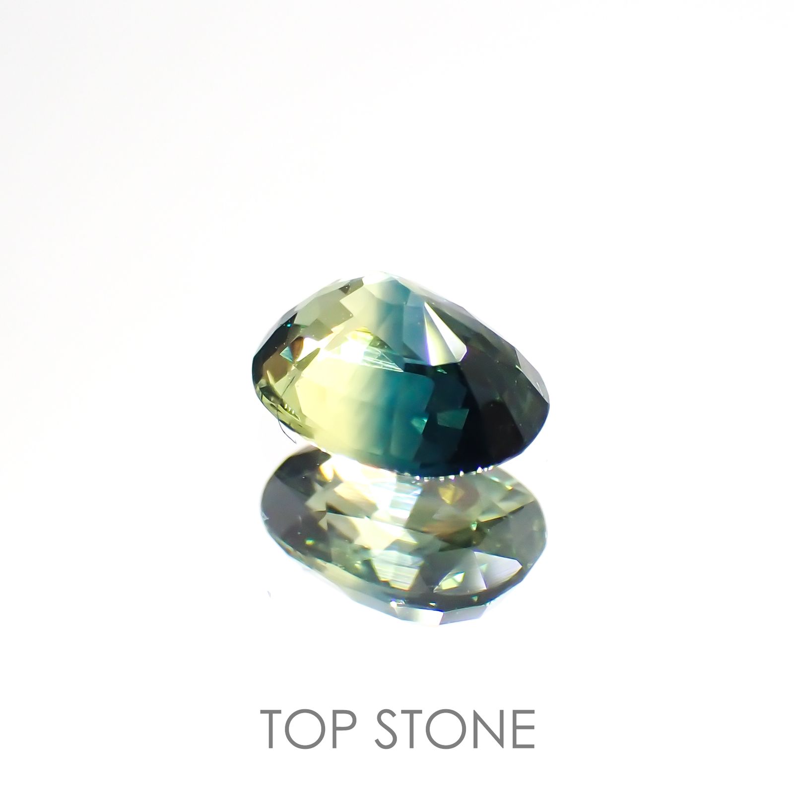 バイカラーサファイア(宝石名バイカラー・サファイア)マダガスカル/オーストラリア産 0.64ct 識別済[220114082]5.6x4.2mm前後