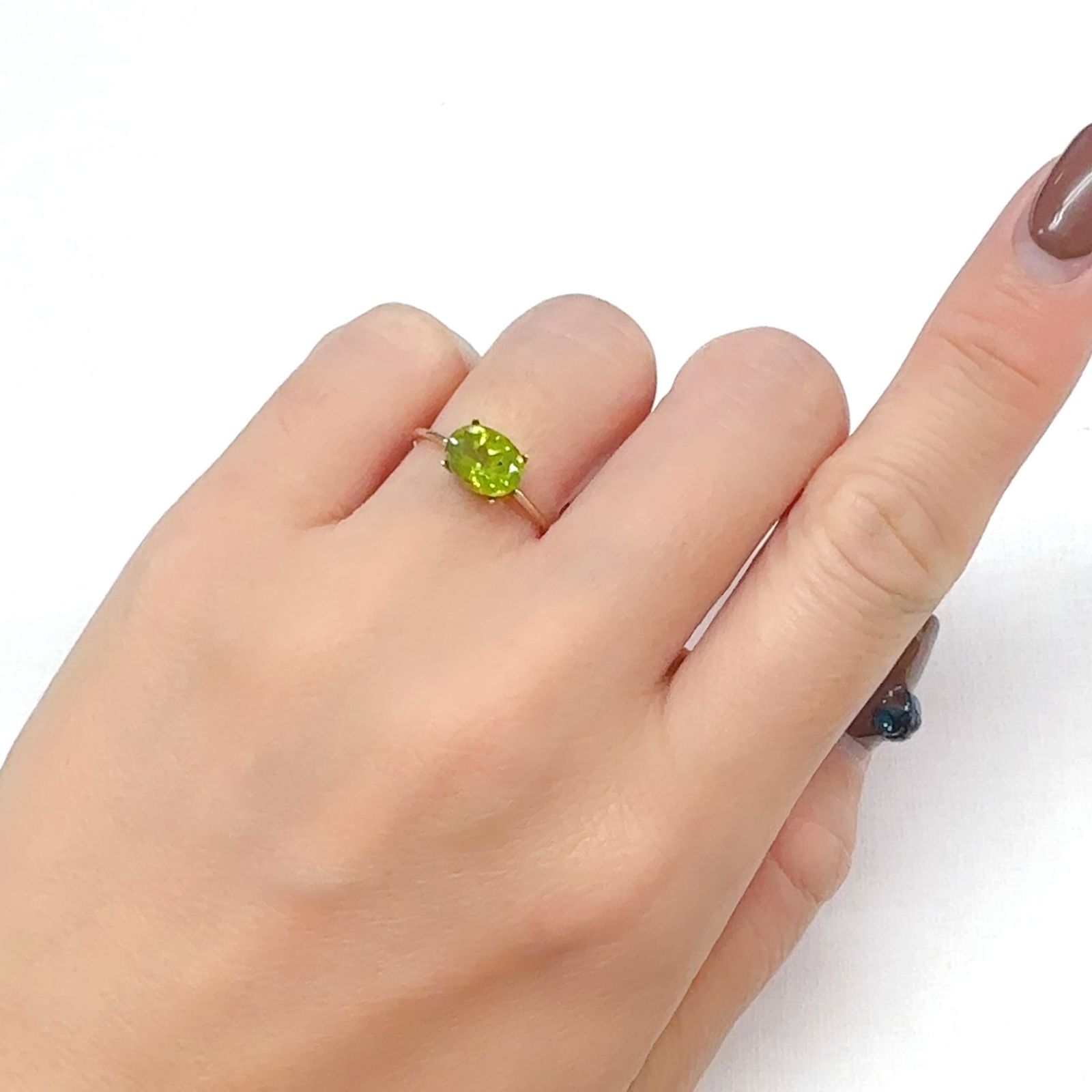 ブラックリリーパッドペリドット アメリカ・アリゾナ州産 1.60ct[240627939]8x6.1mm前後