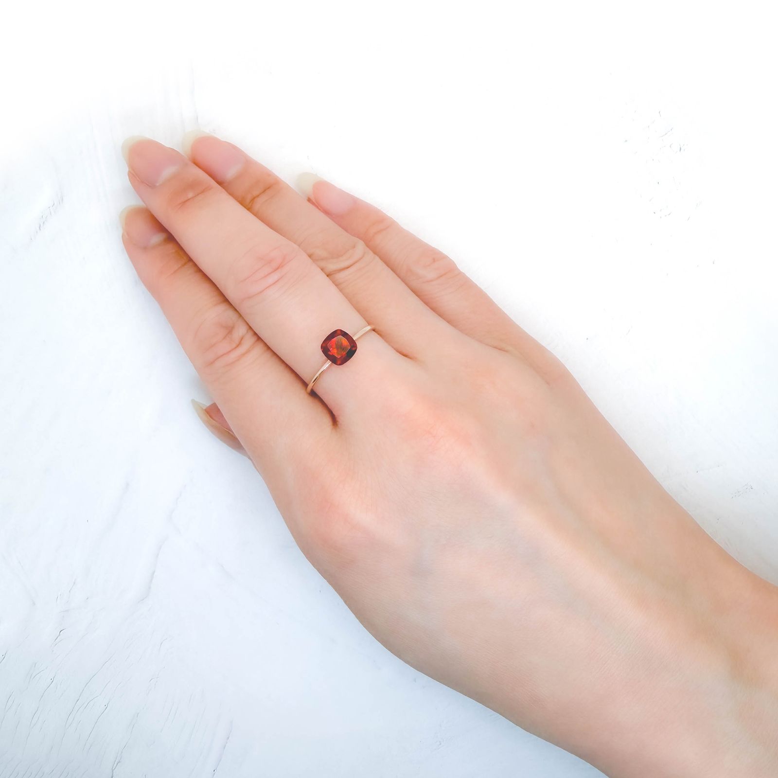 ◇ランダムセレクト◇パイラルスパイトガーネット モザンビーク産 約1.10ct / 6.1x6.1mm前後 [260532218]