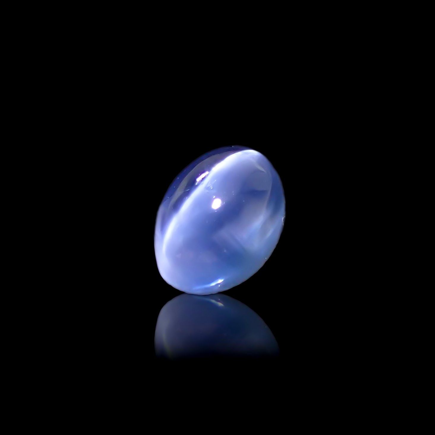 アパタイトキャッツアイ(宝石名ブルー・アパタイト・キャッツアイ)マダガスカル産 2.395ct ソ付(彩珠)[230823100]8.1x6.1mm前後