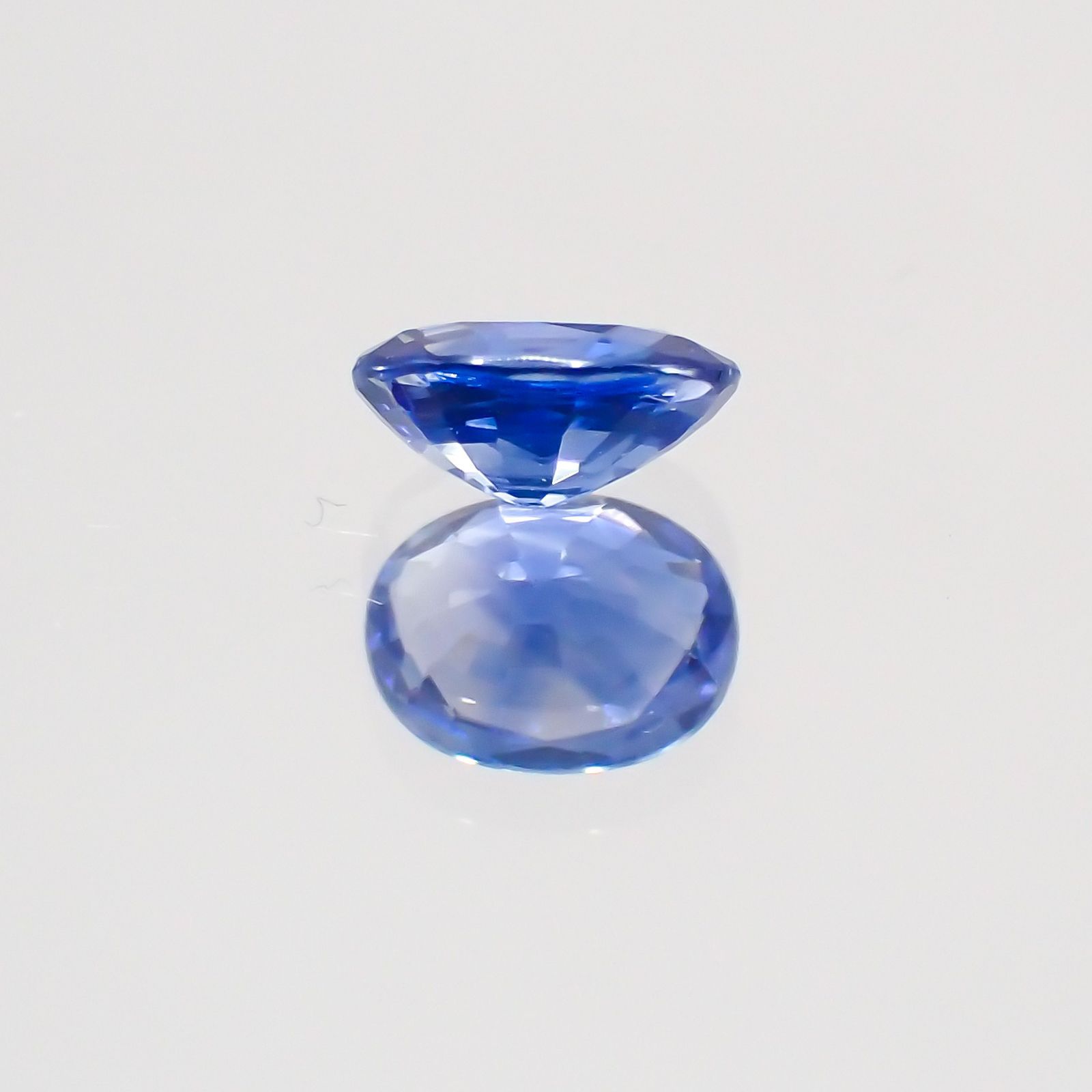サファイア マダガスカル・スリランカ産 ルース 0.42ct[21028709]5.1×4mm前後