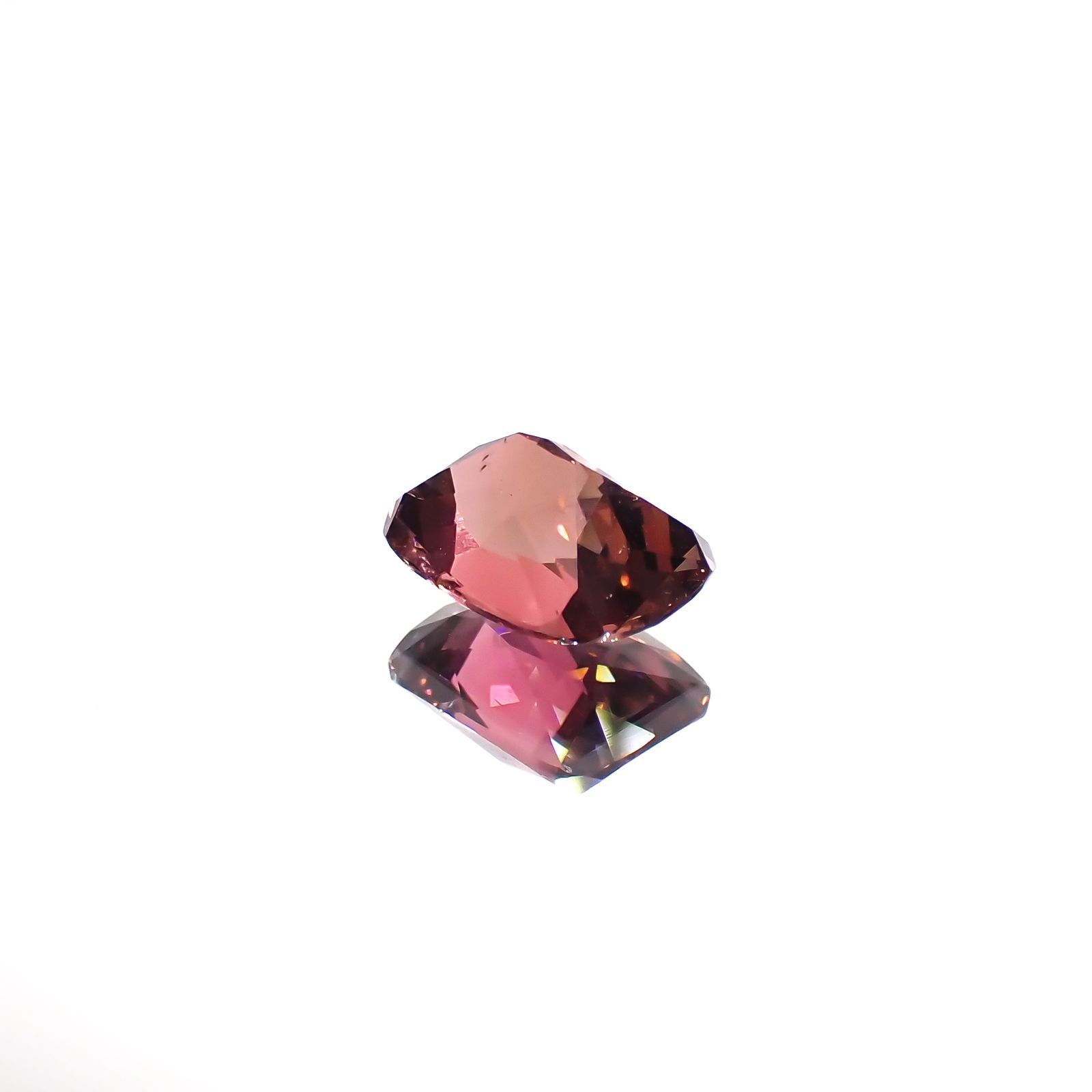 ピンクトルマリン(宝石名トルマリン)ルワンダ産 1.79ct 識別済[221118983]8.5x6.4mm前後