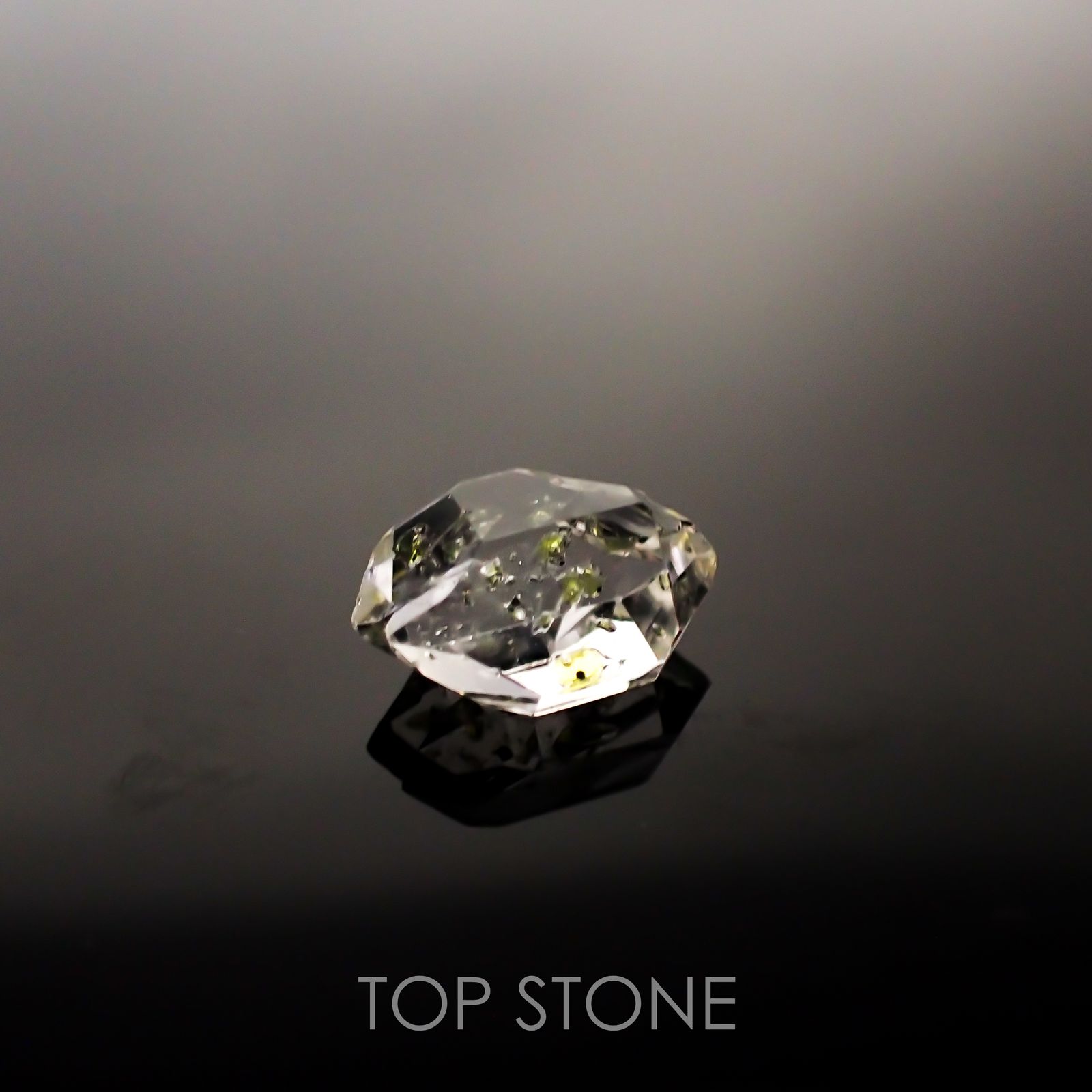 オイルインクォーツ パキスタン産 ルース 3.37ct[210911447]11.9×8mm前後