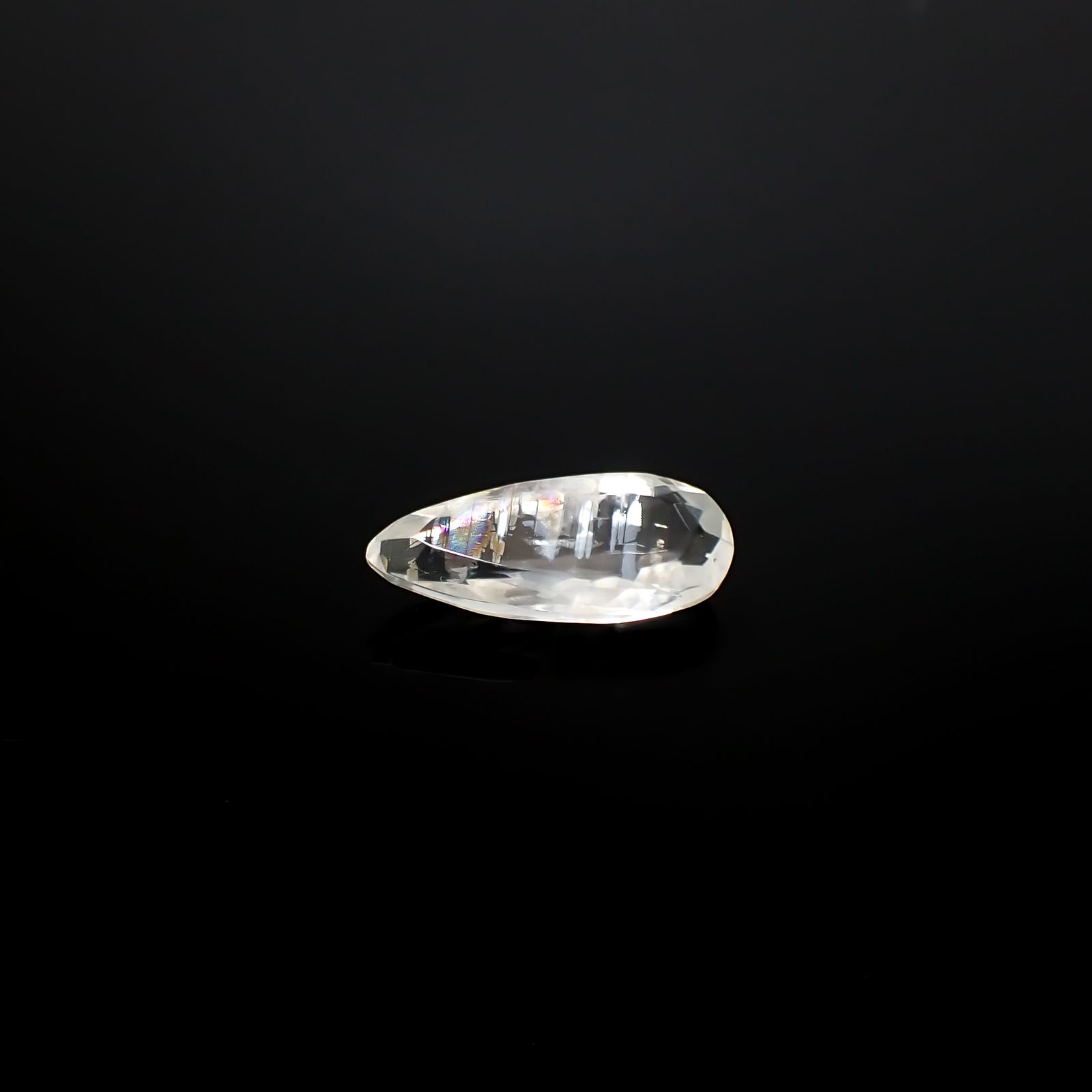 マラウイムーンストーン マラウイ共和国産 2.78ct / 15.2x6.8mm前後 [260331825]