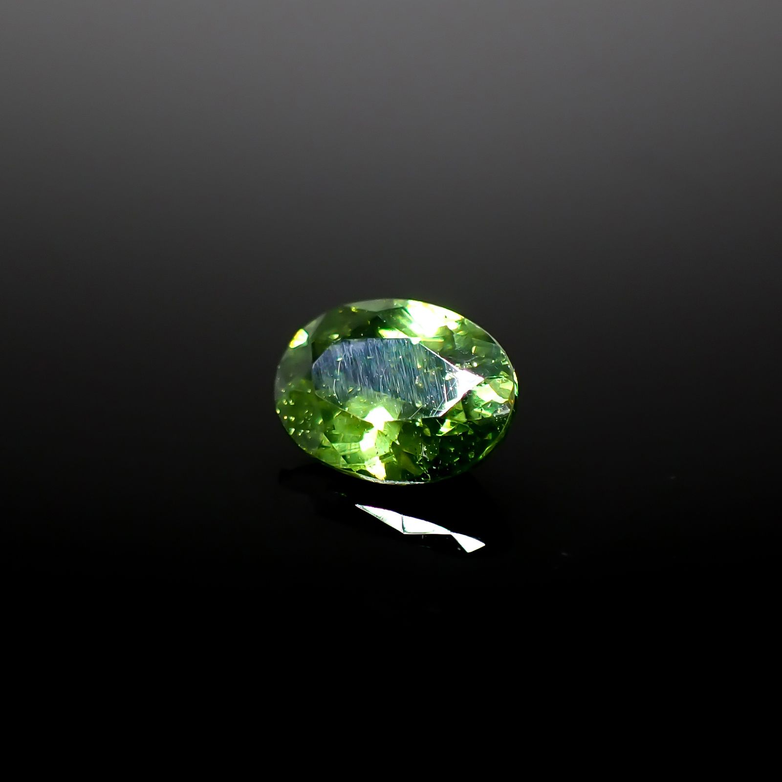 グリーンスファレライト ブルガリア産 1.44ct[240929135]7.9x6mm前後