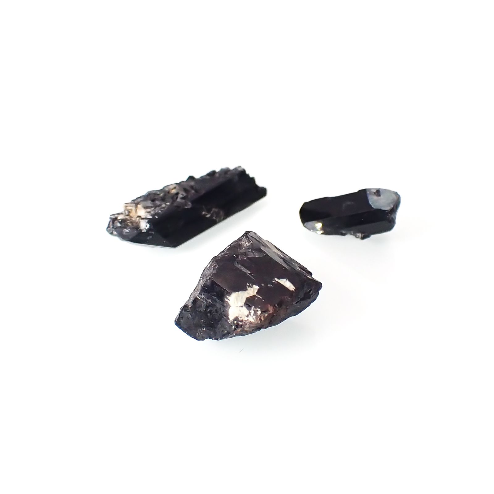ネプチュナイト 原石 3個セット アメリカ・カリフォルニア州産 7.66ct(3pcs合計)[230622309]9.0-15.0x3.6-10.7mm前後
