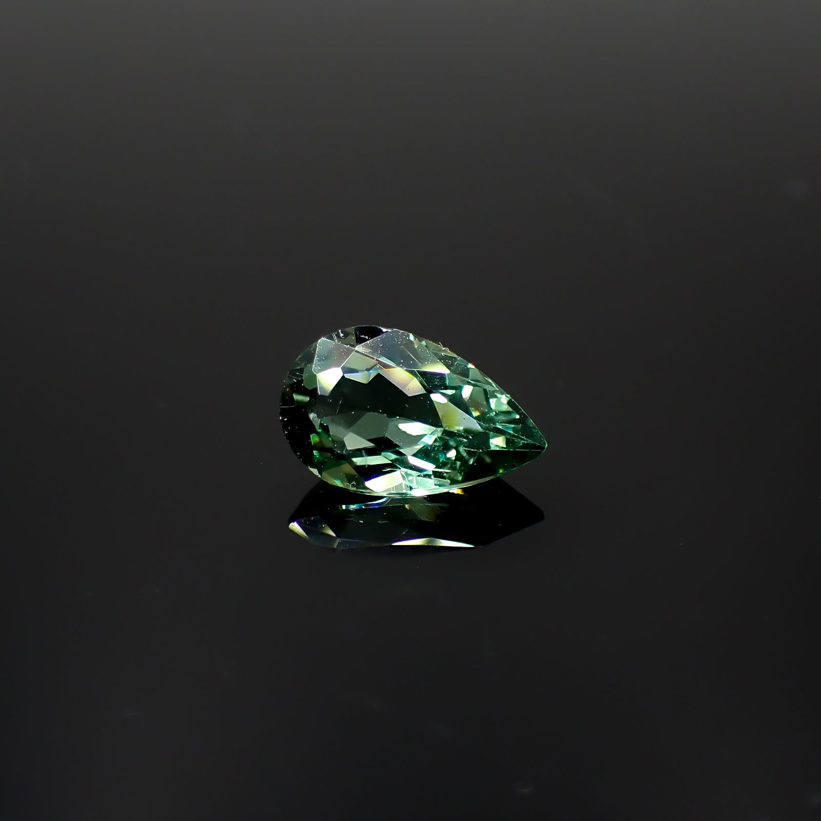 ノーブルモロキサイト(グリーンアパタイト) マダガスカル産 1.16ct[240928978]8.8x5.5mm前後