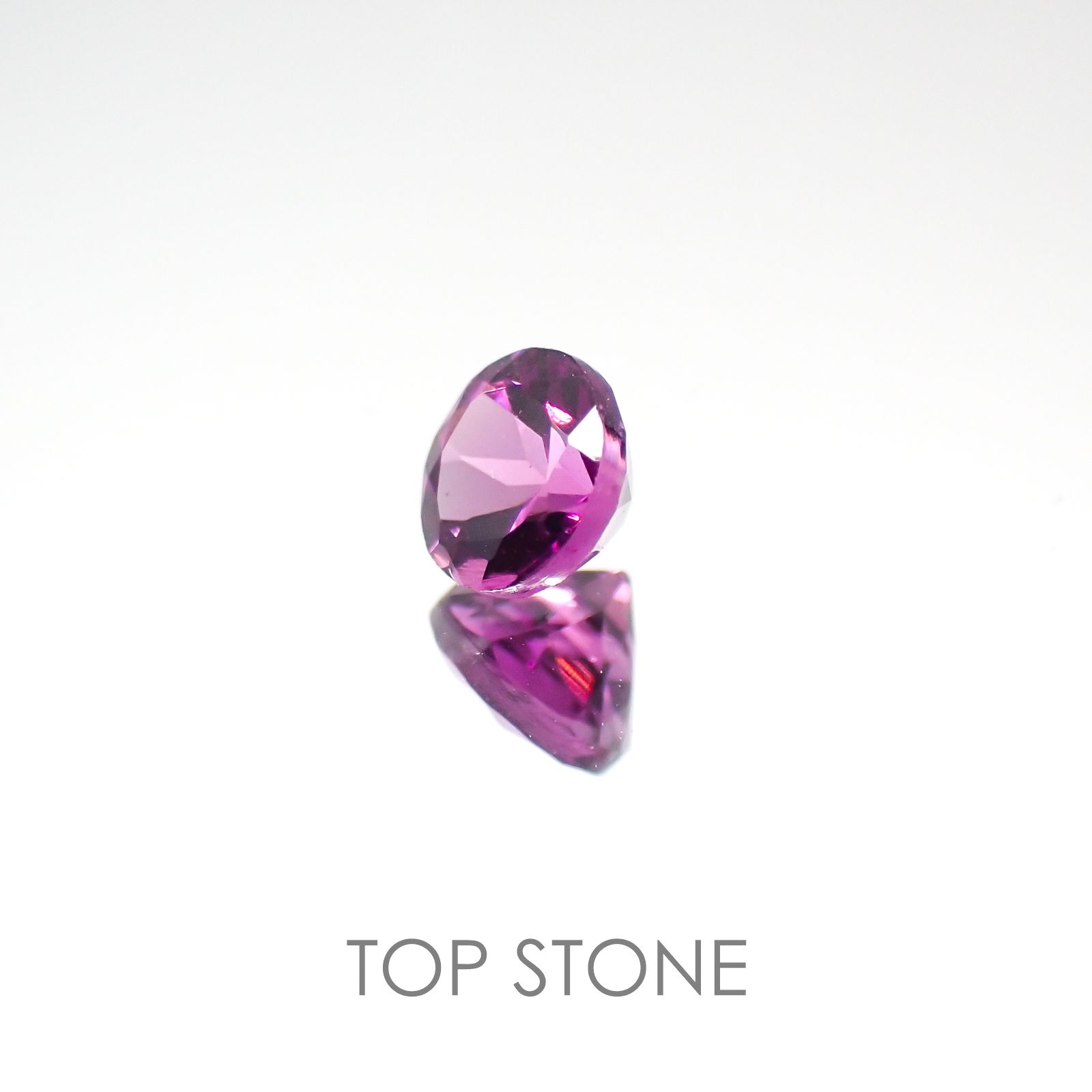 マラヤガーネット(宝石名ガーネット) タンザニア産 0.42ct 識別済[20017598]4.1×4.1mm前後