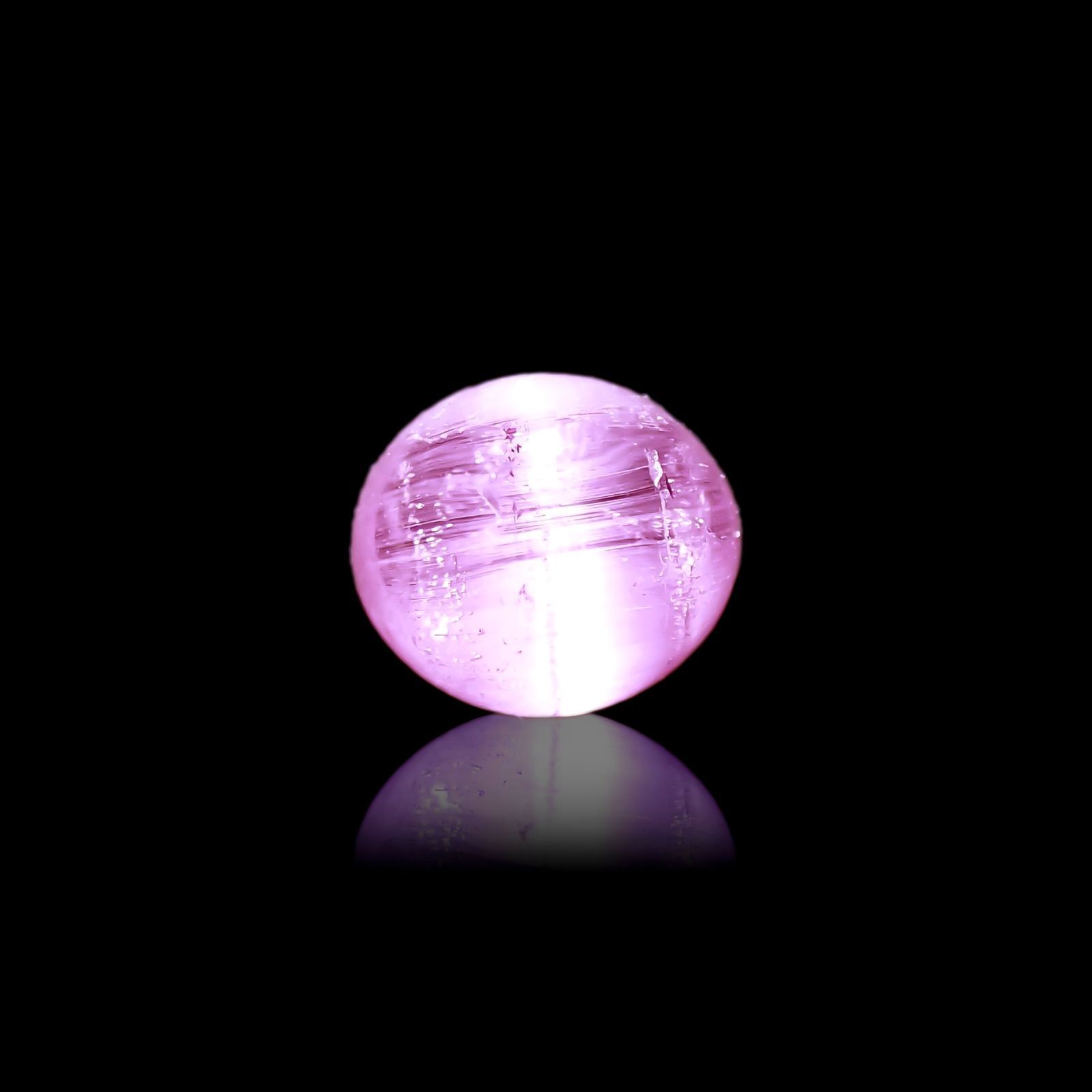 ペツォッタイトキャッツアイ(ラズベリル)(宝石名ペツォッタイト・キャッツアイ) マダガスカル産 0.433ct ソ付(彩珠)[210711982]4.6×4mm前後