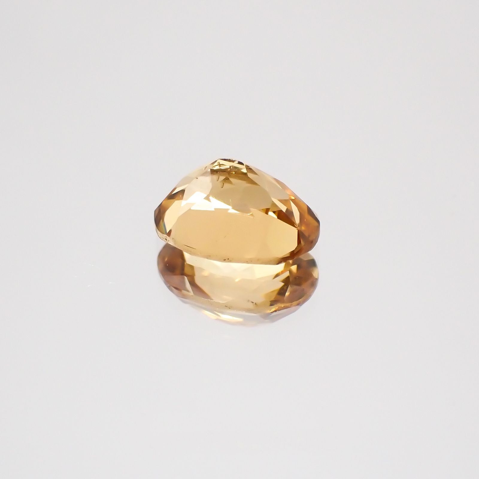 インペリアルガーネット(宝石名ヘソナイト・ガーネット)スリランカ産 1.03ct 識別済[231224369]6.9x5.1mm前後