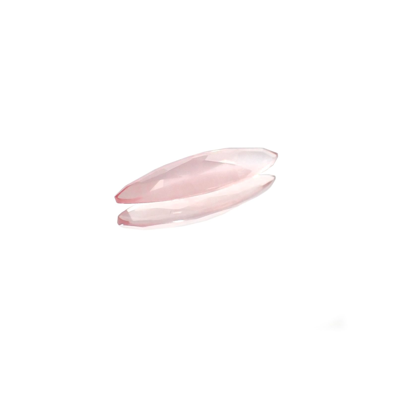 ディープローズクォーツ(宝石名ローズ・クォーツ)モザンビーク産 1.49ct 識別済[230622419]16.8x5.1mm前後