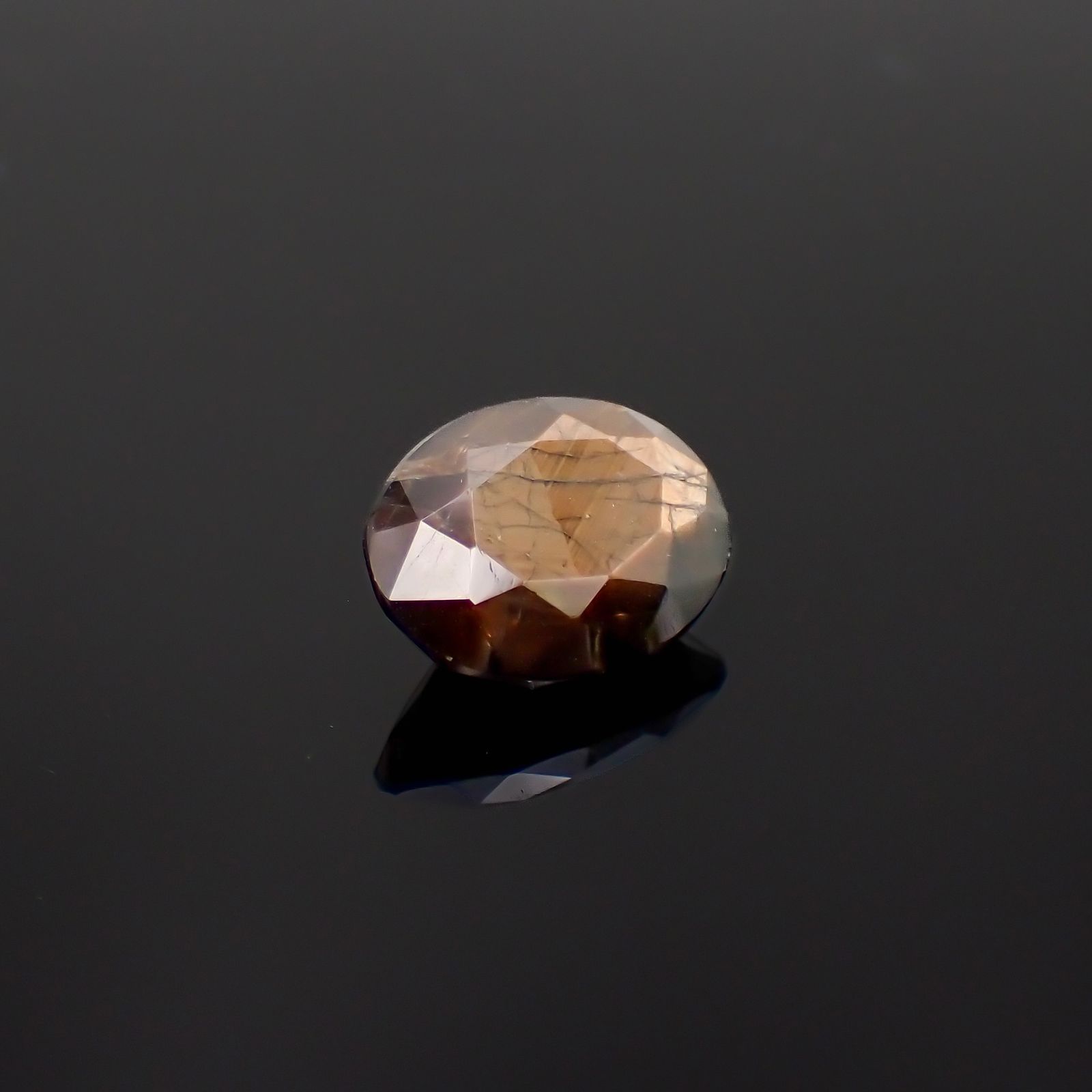 ゴールドシーンサファイア非加熱 ケニア産 7.09ct[230321337]13x10.2mm前後