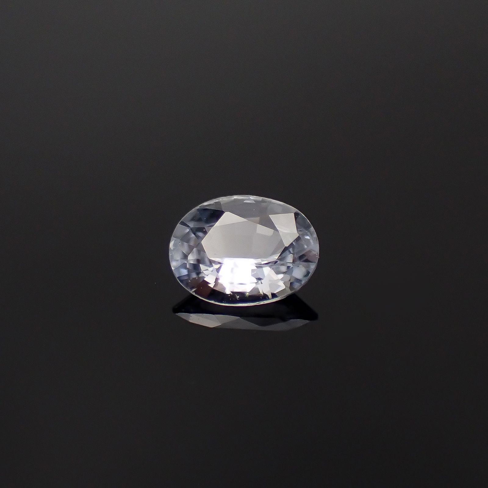 カラーレスサファイア スリランカ産 0.59ct[240527485]6.2x4.9mm前後