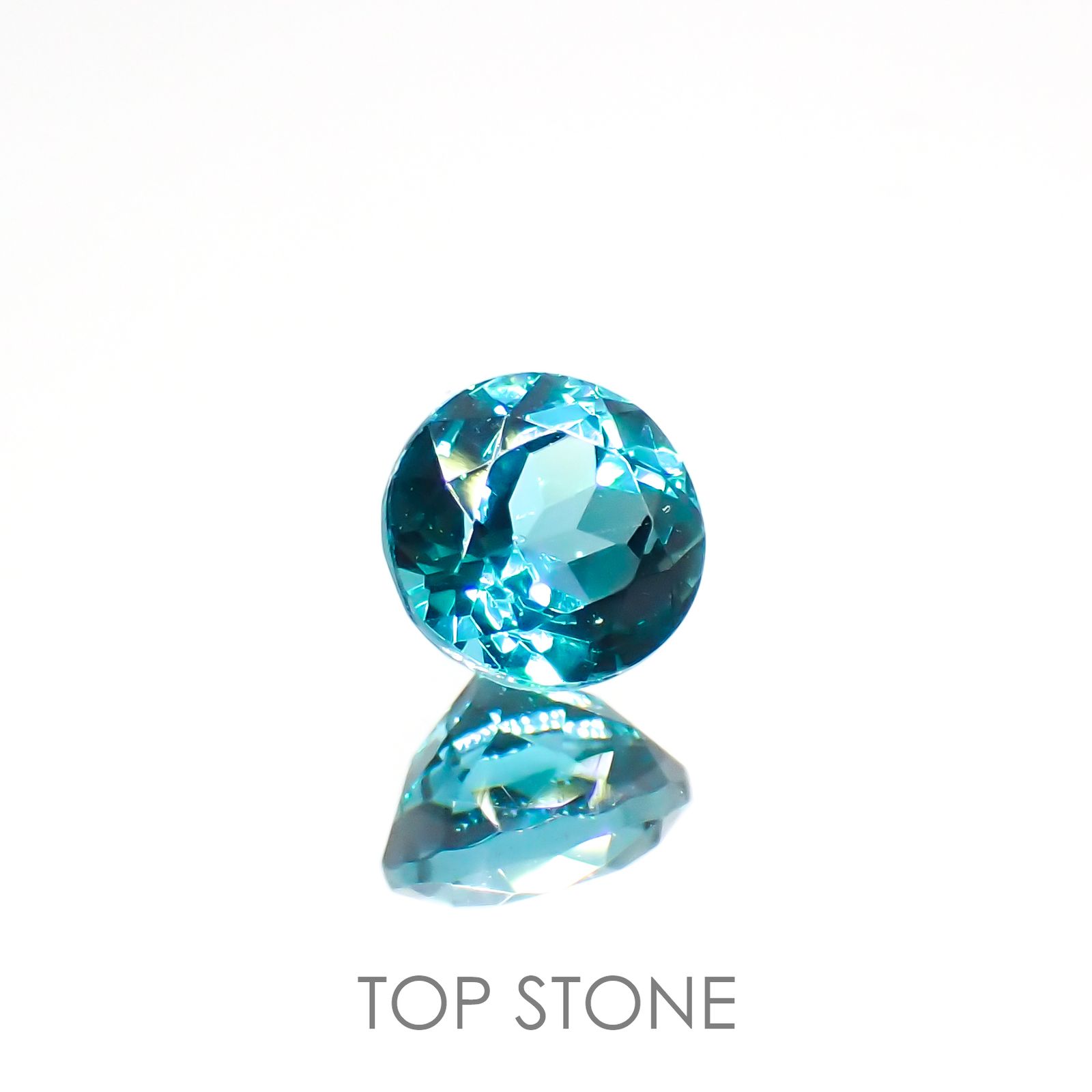 ブルーグリーンアパタイト(宝石名アパタイト)マダガスカル産 0.66ct 識別済[220515937]5.1x5.1mm前後