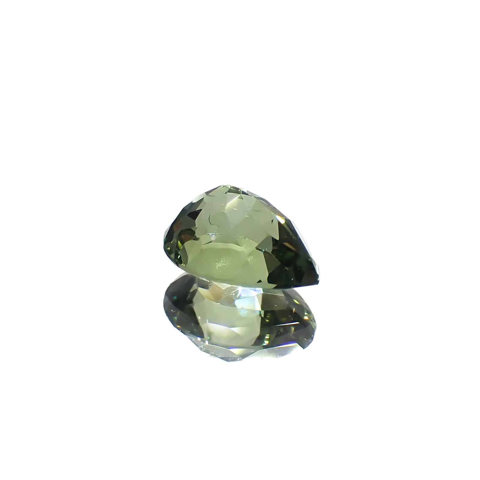 グリーンアパタイト マダガスカル産 0.72ct [241129487]6.5x4.9mm前後