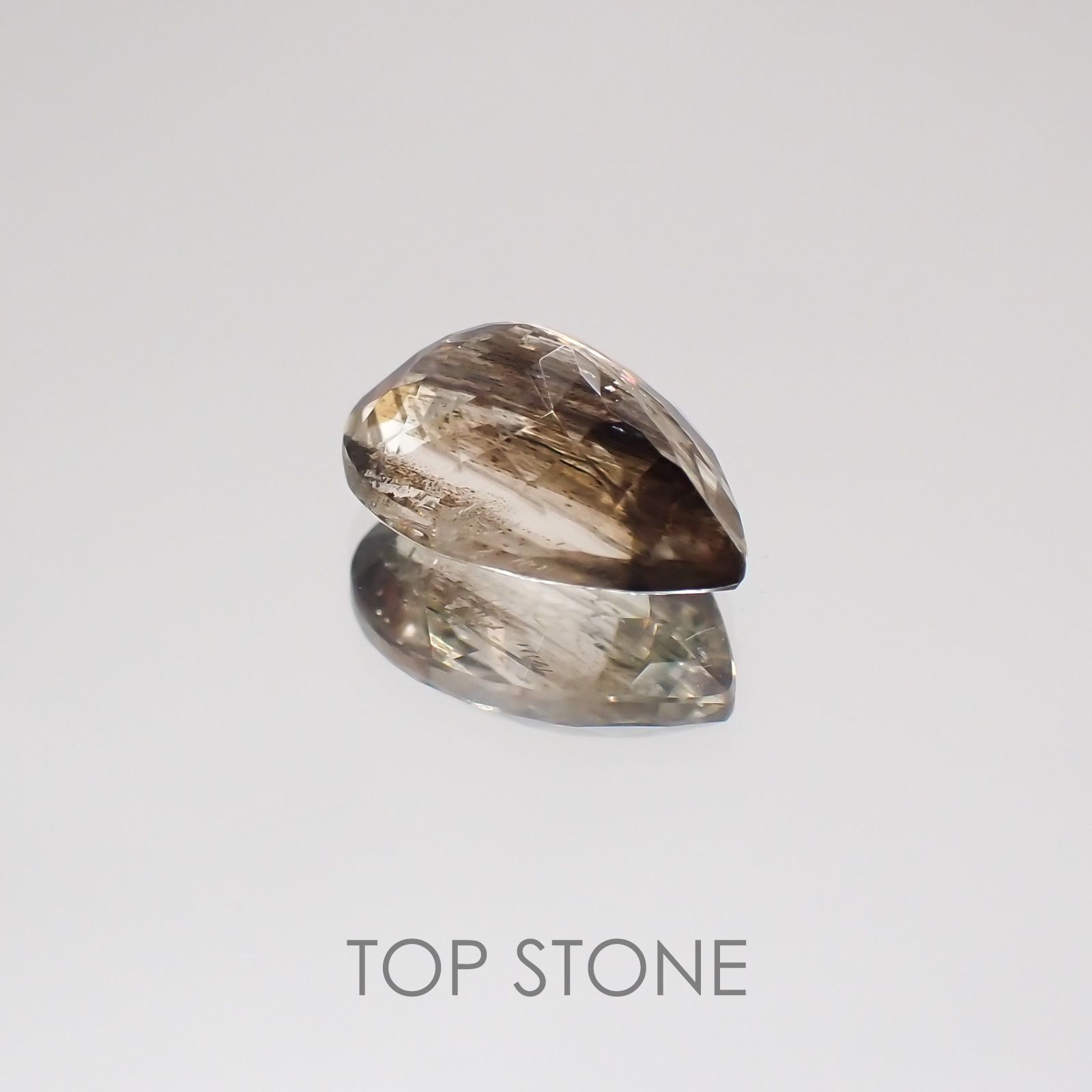 レインボースキャポライト ブラジル産 ルース 2.37ct[21019471]10.9×7.9mm前後