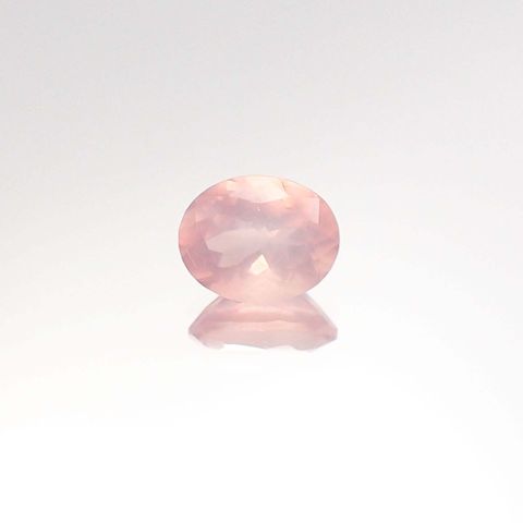 ディープローズクォーツ(宝石名ローズ・クォーツ)モザンビーク産 0.72ct 識別済[230722936]6.7x5.3mm前後
