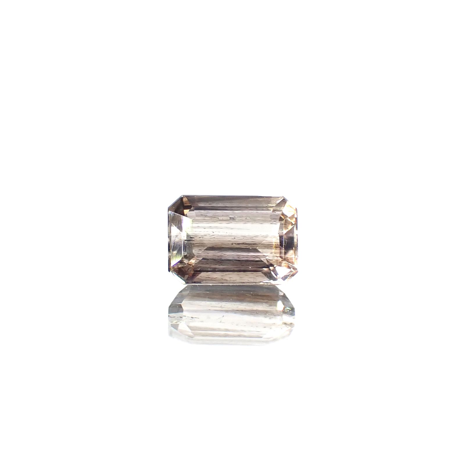 レインボースキャポライト ブラジル産 0.98ct / 6.9x4.8mm前後 [250931048]