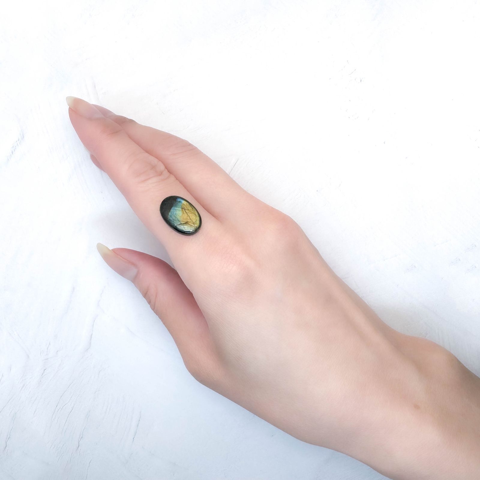 スペクトロライト フィンランド・ユレマ産 5.45ct / 16x10.4mm前後 [251031257]