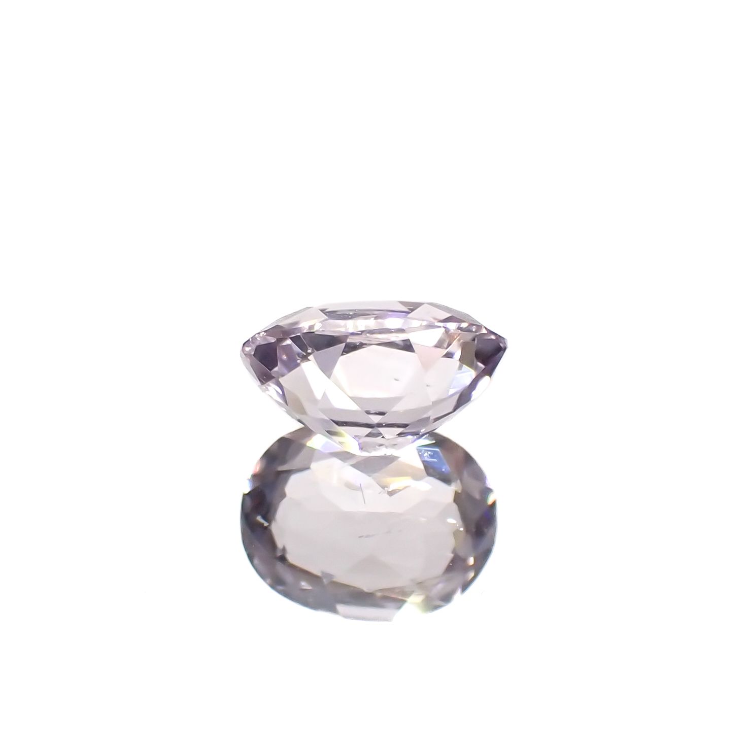 マリアライト フルオレッセンス(宝石名スキャポライト)スリランカ産 0.65ct 識別済[230421675]6.5x5mm前後