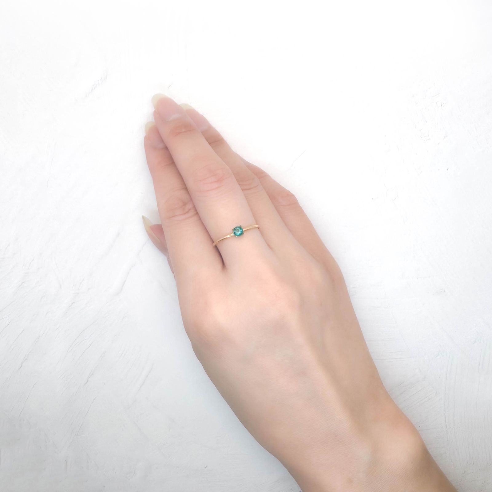 グランディディエライト マダガスカル産 0.18ct / 3.5x3.5mm前後 [250931109]