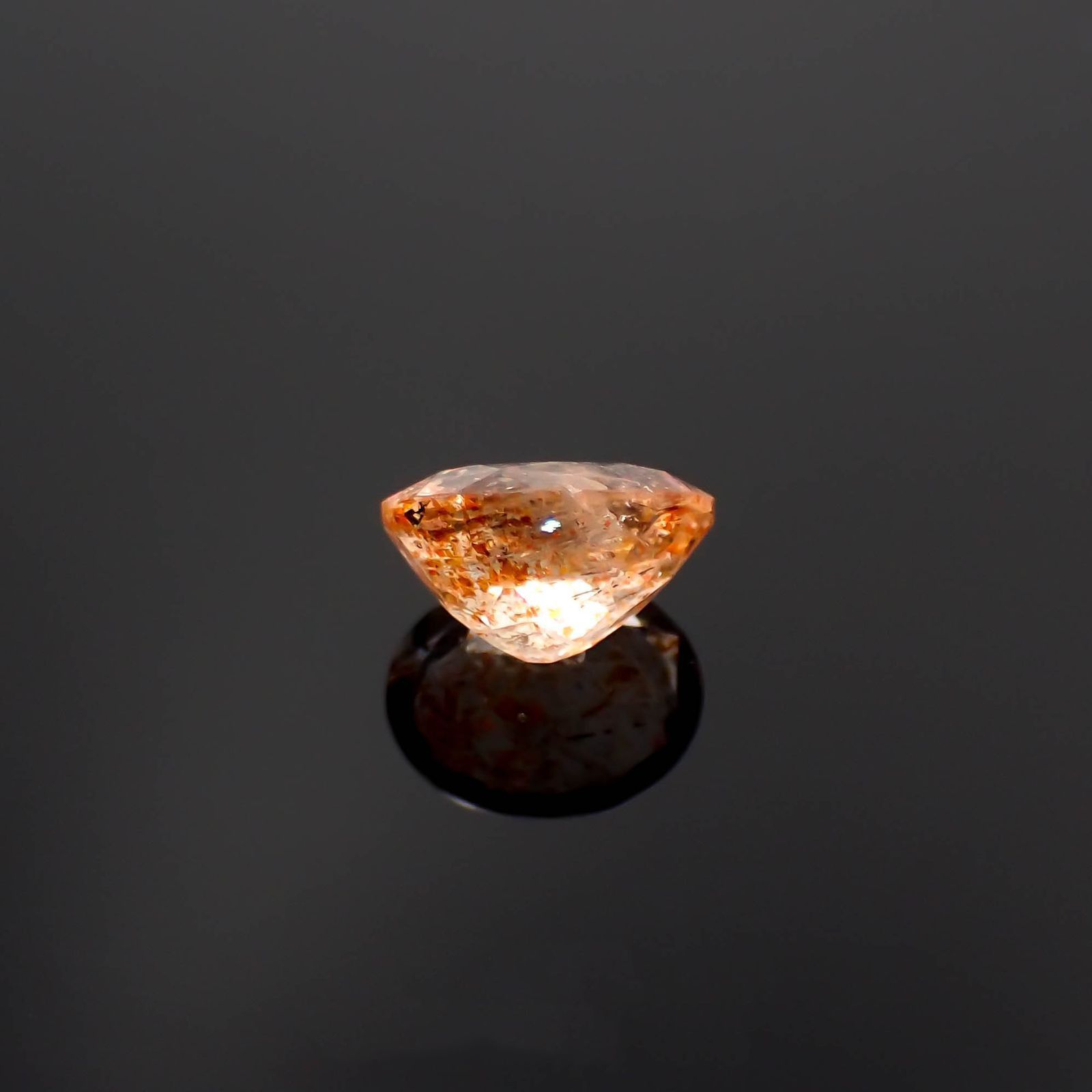 イリュージョンサンストーン タンザニア産 1.85ct / 9x7.2mm前後 [230120118]