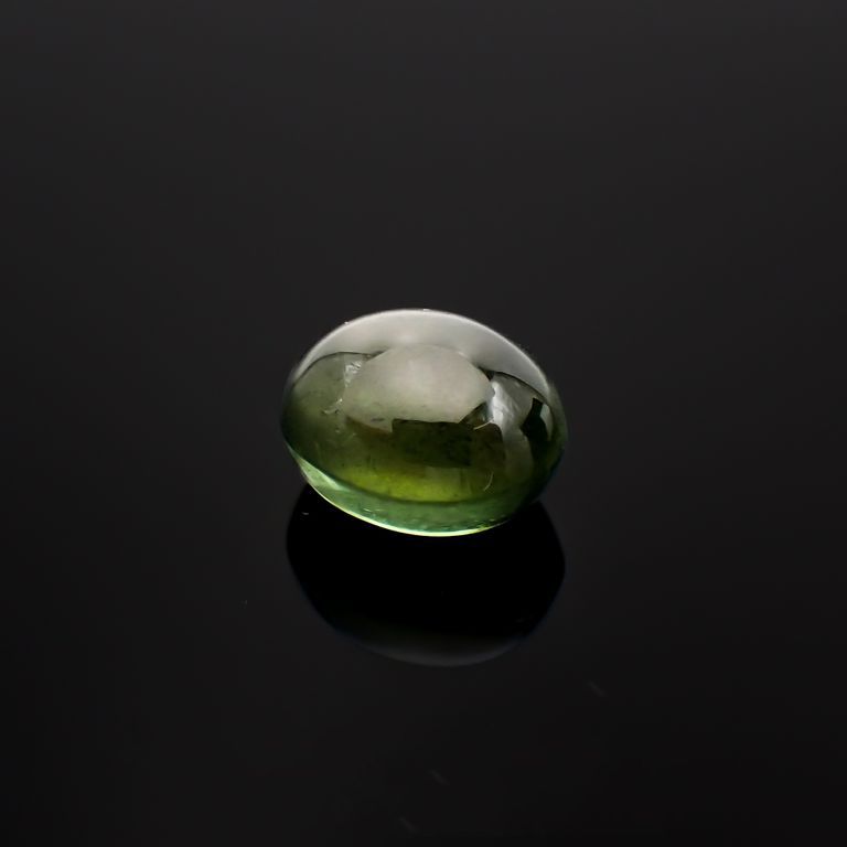 スターペリドット(宝石名スター・ペリドット)ミャンマー産 5.743ct ソ付(彩珠)[221119066]10.7x8.9mm前後