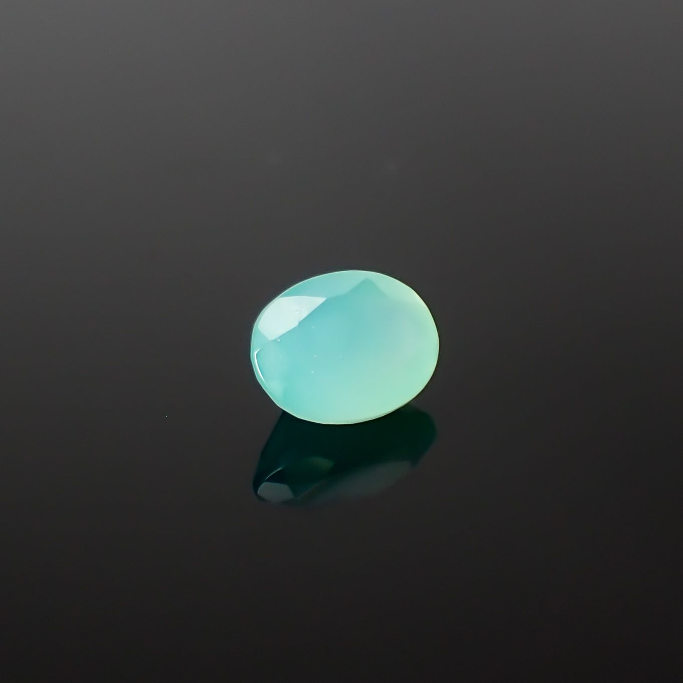 アクアプレーズ 南アフリカ産 1.28ct / 8.1x6.1mm前後 [260432019]