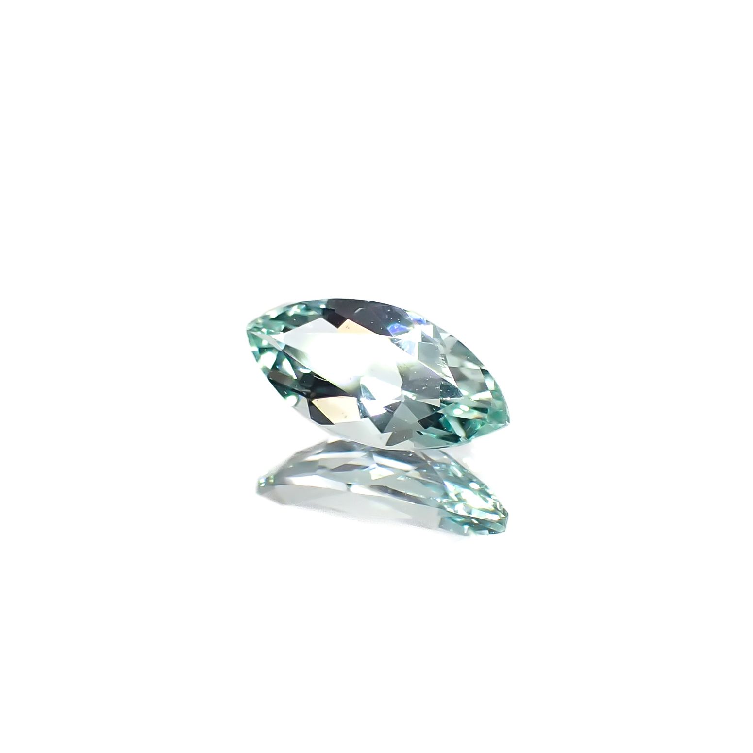 ミントベリル ブラジル産 0.24ct[240929118]6.7x3.2mm前後