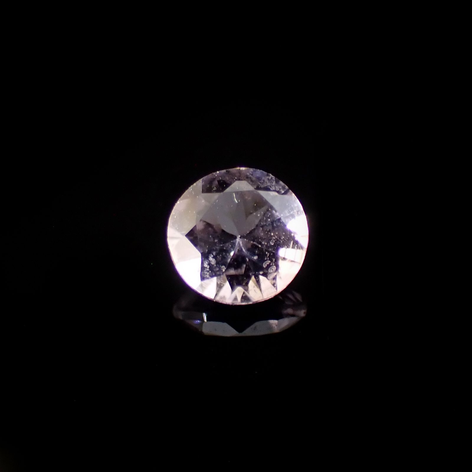 マリアライト(宝石名パープル・スキャポライト)タンザニア産 0.41ct 識別済[231023981]5.1x5mm前後