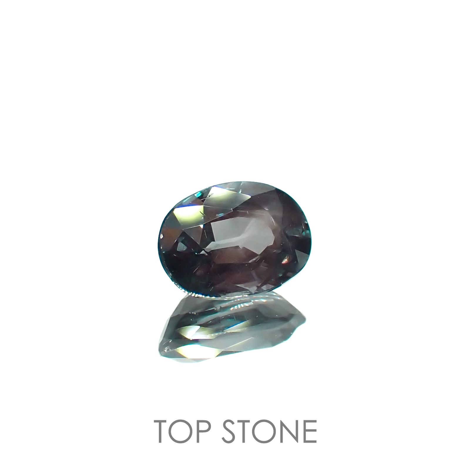 カラーチェンジガーネット アレキタイプ(宝石名ガーネット)マダガスカル・ベキリー産 1.04ct 識別済[221219611]6.8x5mm前後