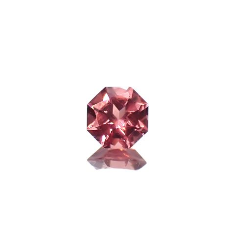 ◇オクタゴンカット◇カラーシフト マラヤガーネットSA(宝石名ガーネット) タンザニア産 0.60ct 識別済[210210086]5.1×5mm前後