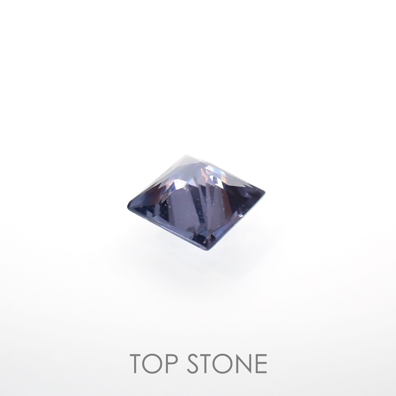 ◇プリンセスカット◇カラーチェンジガーネット アレキタイプ(宝石名ガーネット)マダガスカル・ベキリー産 0.094ct 識別済[220616535]2.5x2.5mm前後