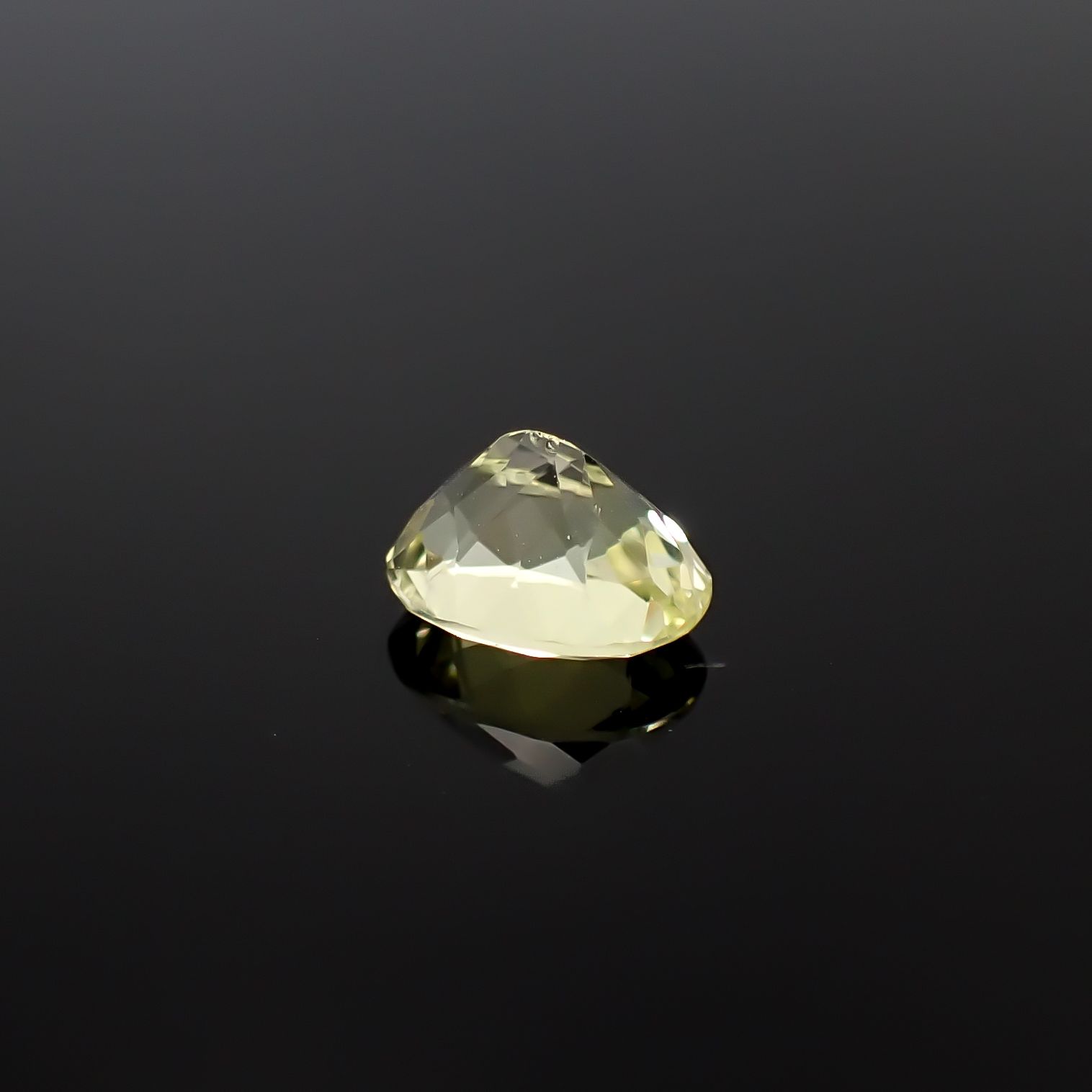 モンテブラサイト(宝石名モンテブラサイト)マダガスカル産 1.39ct 識別済[241229655]7.7x6.1mm前後