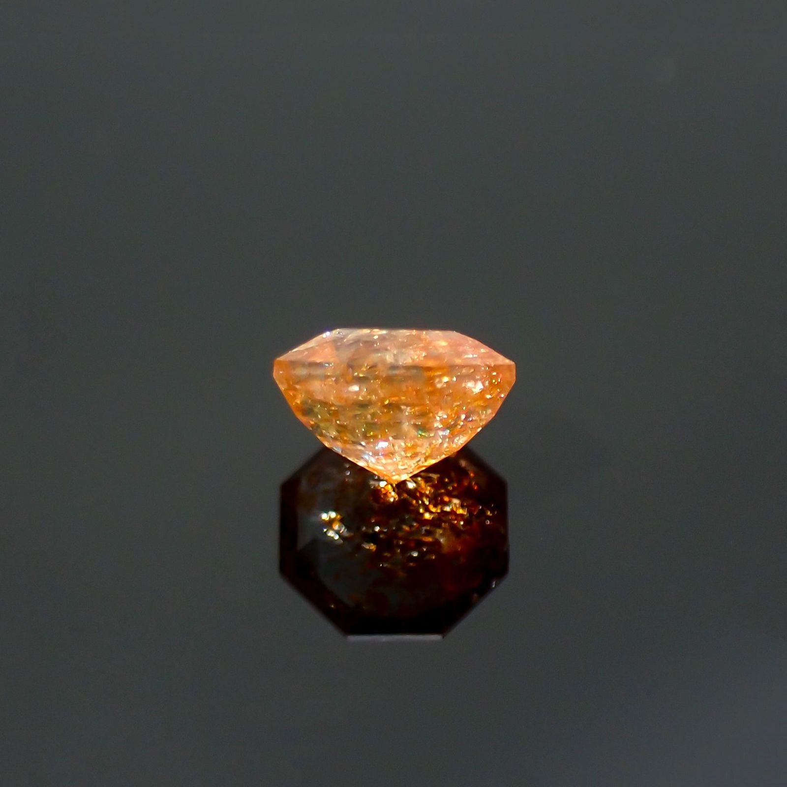 ◇オクタゴンカット◇イリュージョンサンストーン インド産 0.61ct / 5.3x5.2mm前後 [260215486]