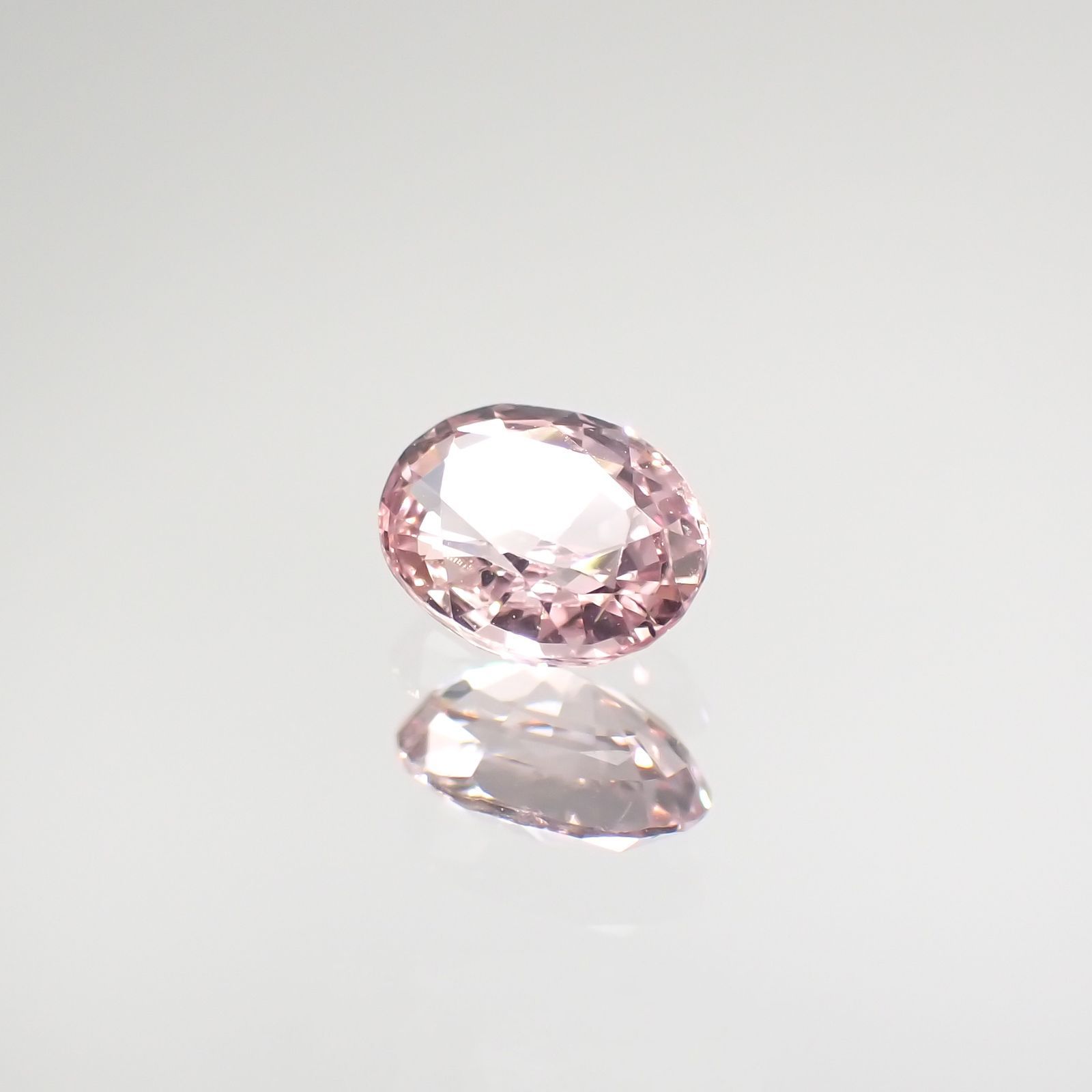 ピンクサファイア(宝石名ピンク・サファイア) マダガスカル/スリランカ産 0.48ct 識別済[210712553]5.1×4mm前後