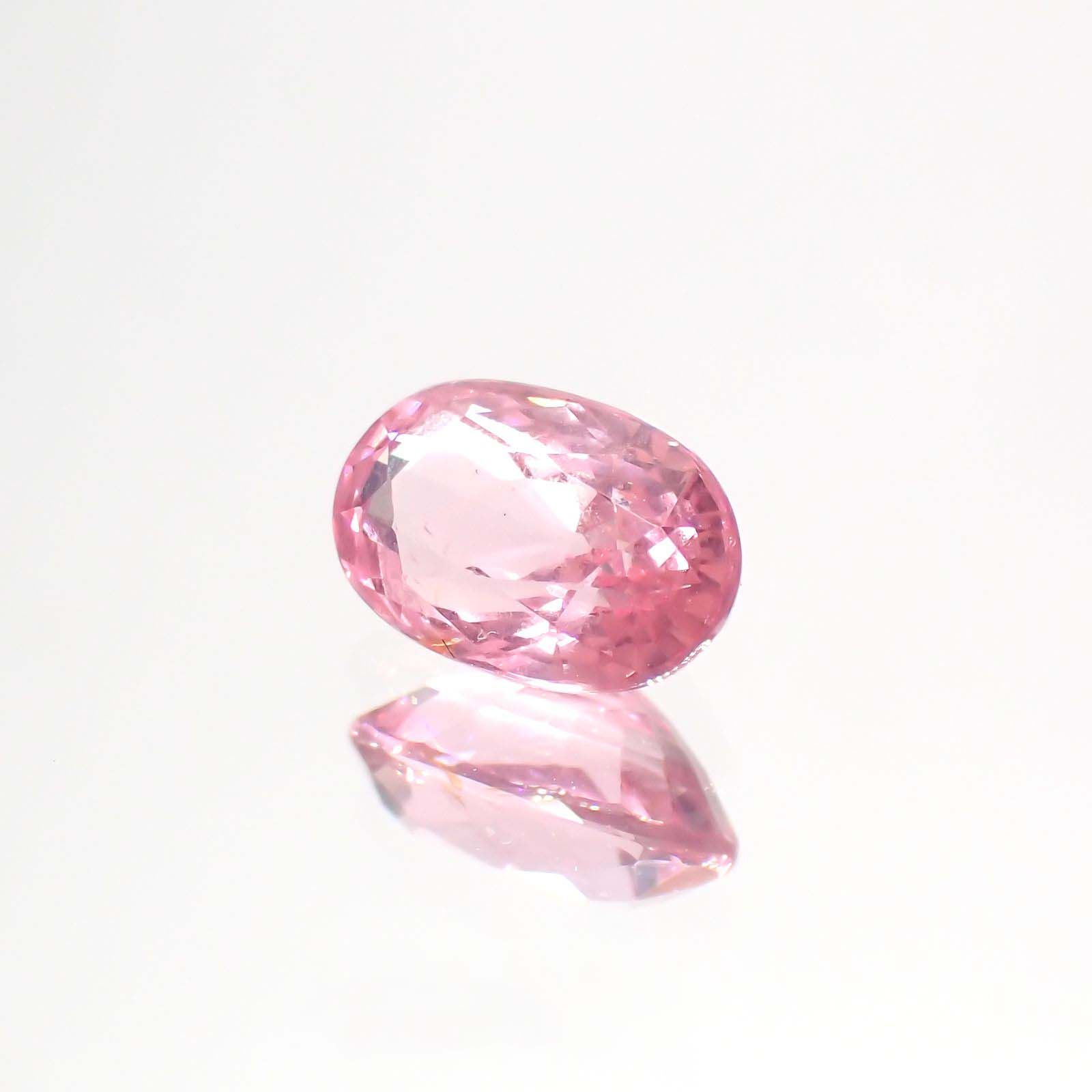 ピンクスピネル(宝石名ピンク・スピネル)タンザニア産 1.212ct ソ付(彩珠)[230722571]7.6x5mm前後