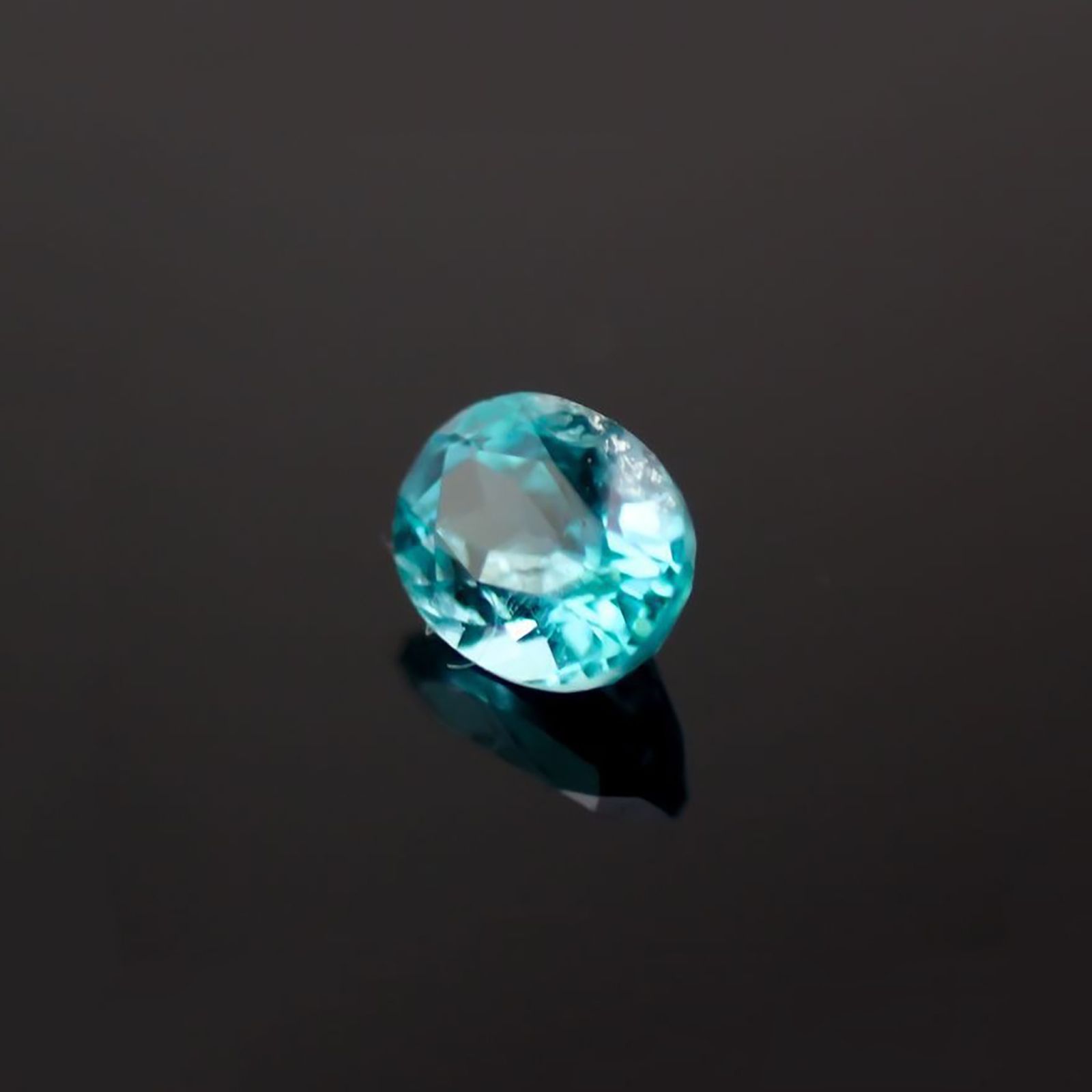 パライバトルマリン(宝石名トルマリン/別名パライバ・トルマリン)ブラジル産 識別済 0.085ct / 3x2.4mm前後 [221018769]