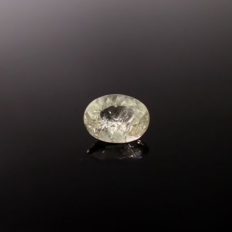 ブラジリアナイト(宝石名ブラジリアナイト)ブラジル産 識別済 0.99ct / 7.3x5.6mm前後 [260131489]