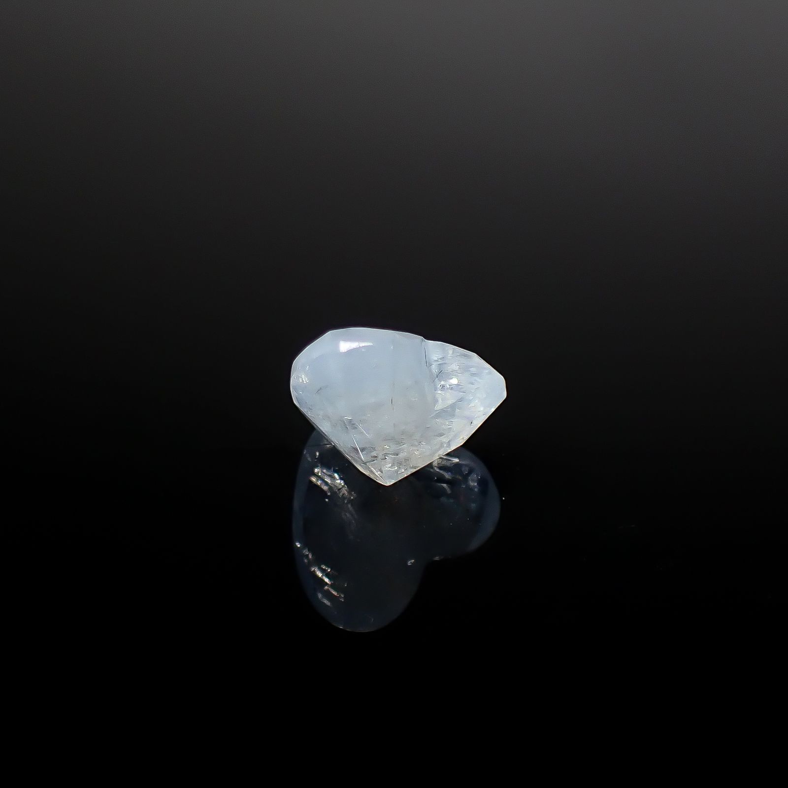 イリデッセンスアクアマリン ブラジル産 2.02ct [250730707]8x9.1mm前後