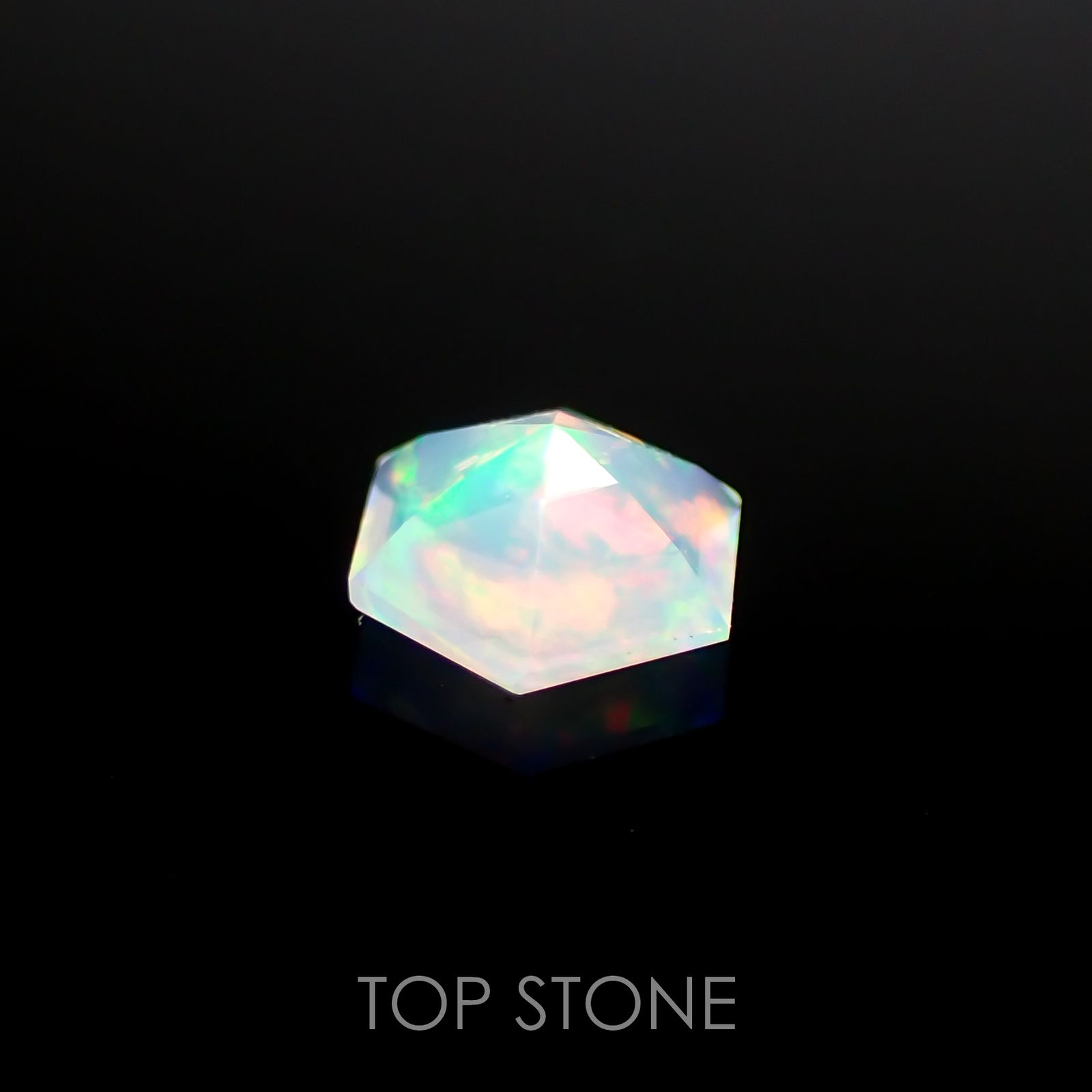 ◇ヘキサゴンカット◇エチオピアオパール(宝石名オパール)エチオピア産 0.23ct 識別済[220115481]4.7x4.7mm前後
