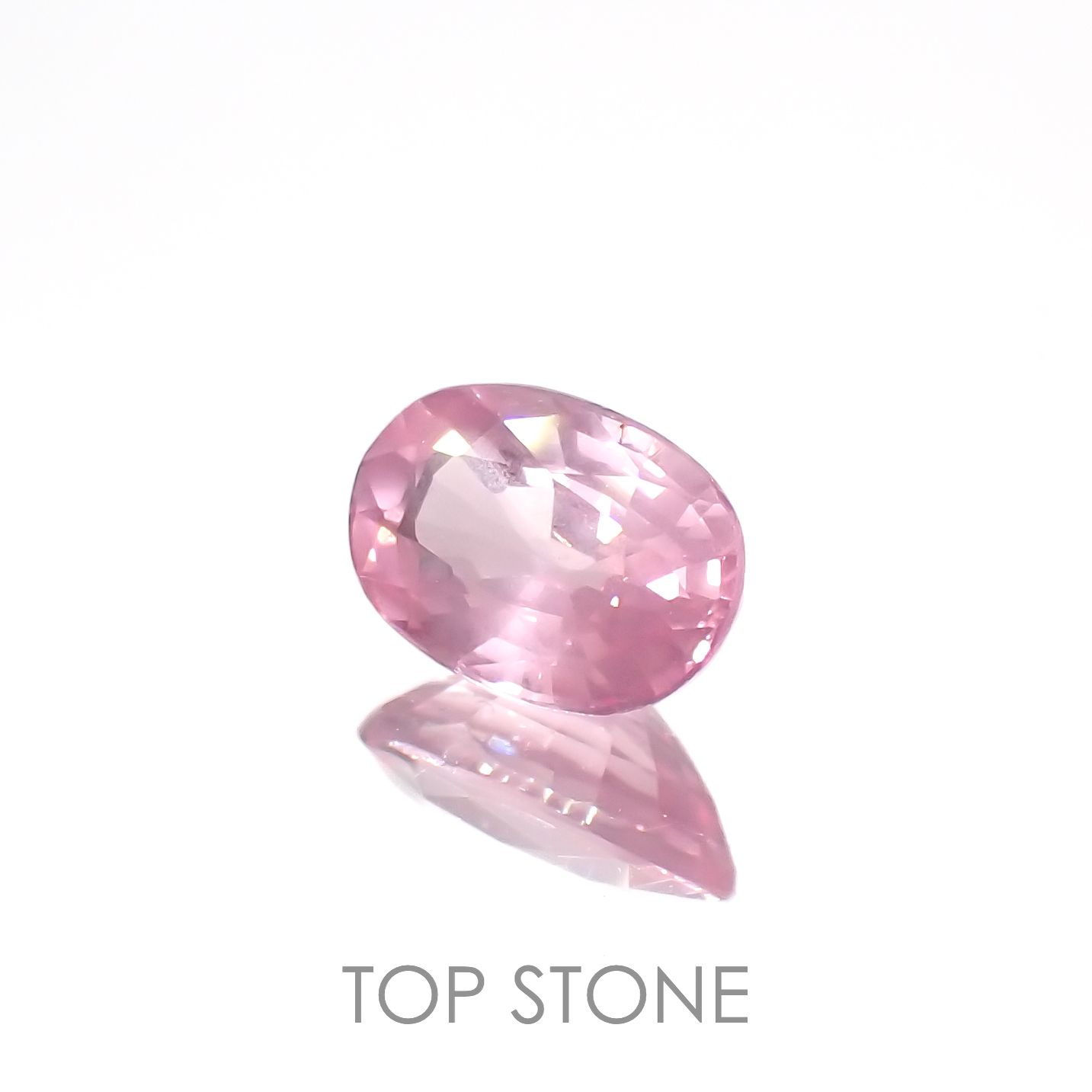 シルキーピンクスピネル(宝石名ピンク・スピネル)タンザニア産 0.77ct 識別済[230120249]6.7x4.5mm前後