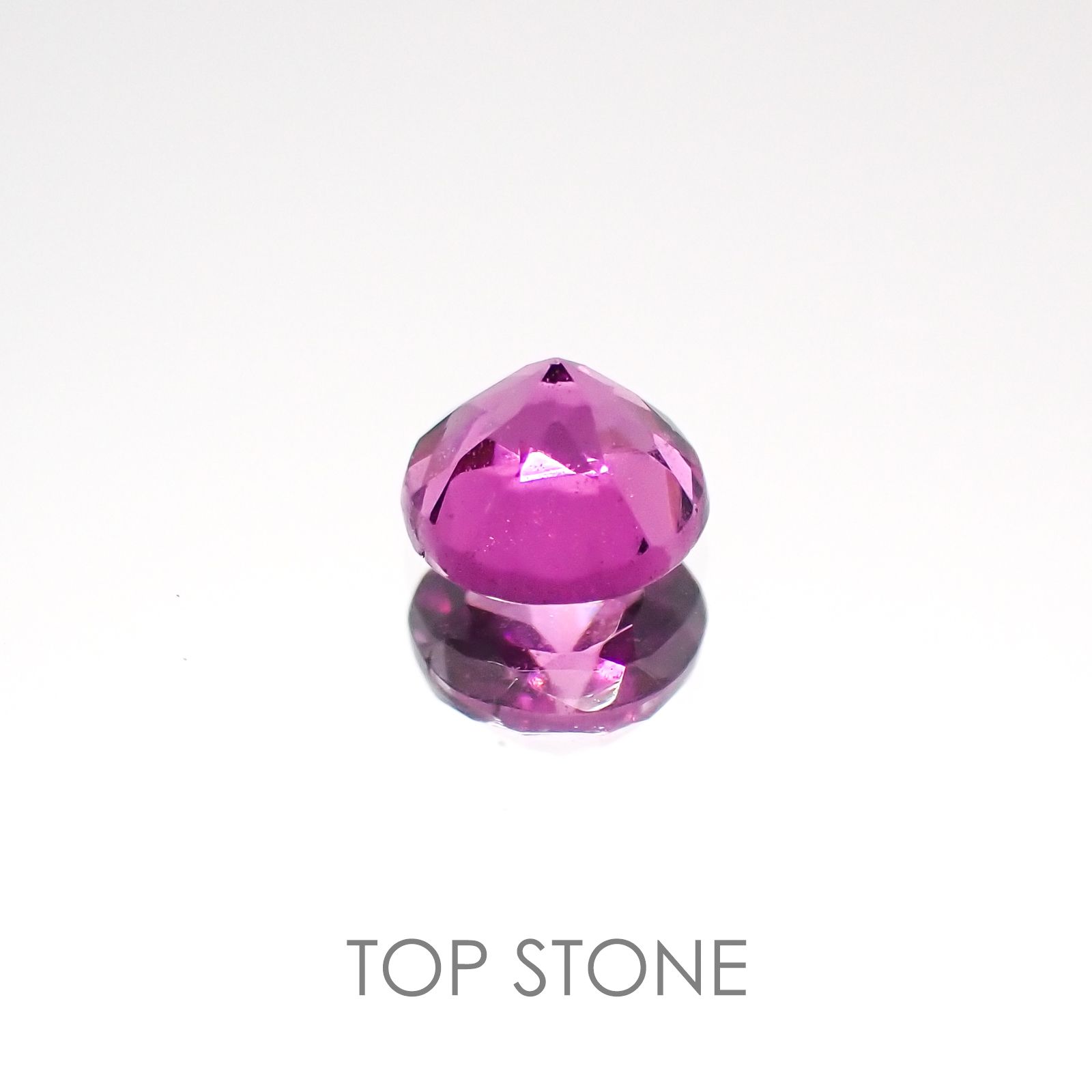 マラヤガーネット タンザニア産 ルース 0.36ct[20117595]4.1×4mm前後