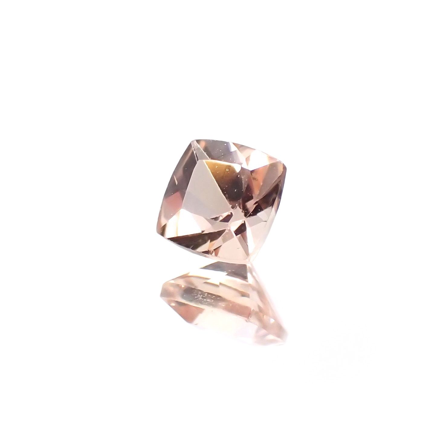 インペリアルトパーズ ブラジル産 0.18ct / 3x3mm前後 [230923552]