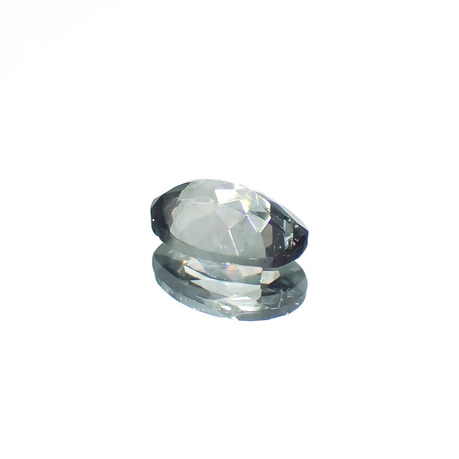 カラーチェンジガーネット アレキタイプ マダガスカル・ベキリー産 0.47ct[230522174]5.8x3.9mm前後
