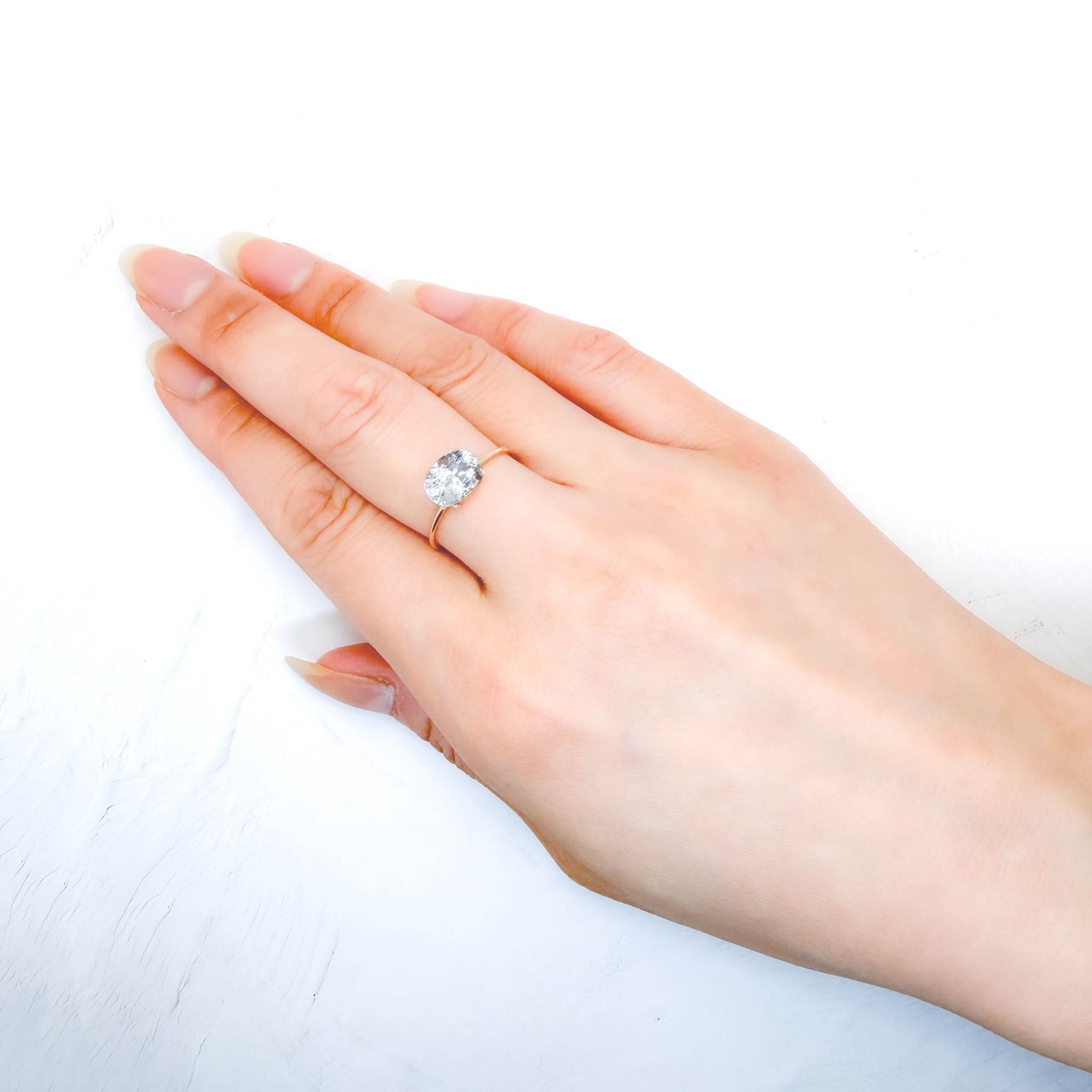 シルバーアパタイト フルオレッセンス アフリカ産 識別済 1.94ct / 8.8x6.6mm前後 [260632509]