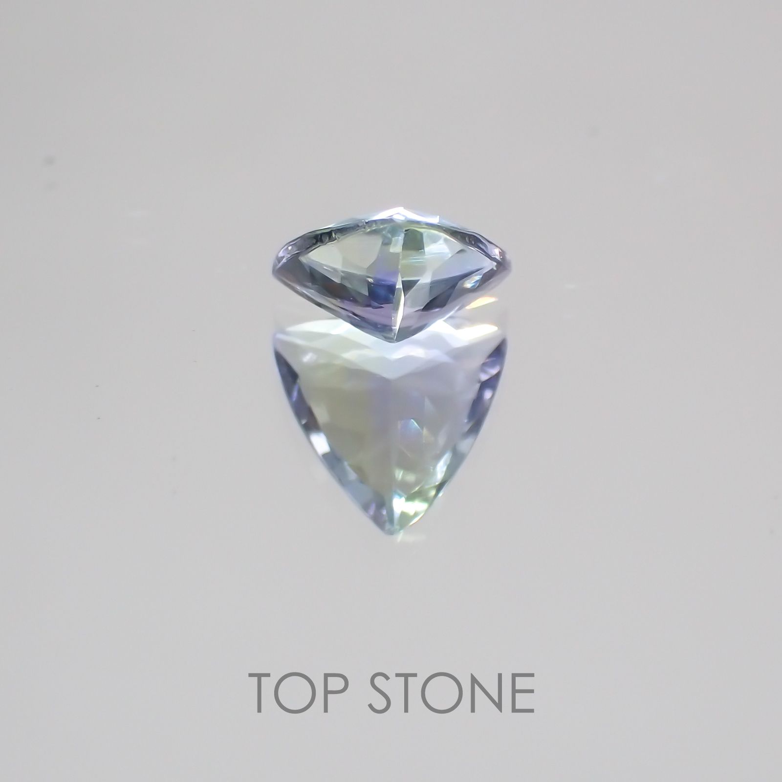 バイカラータンザナイト タンザニア産 ルース 0.63ct[210210047]5.9×5.9mm前後