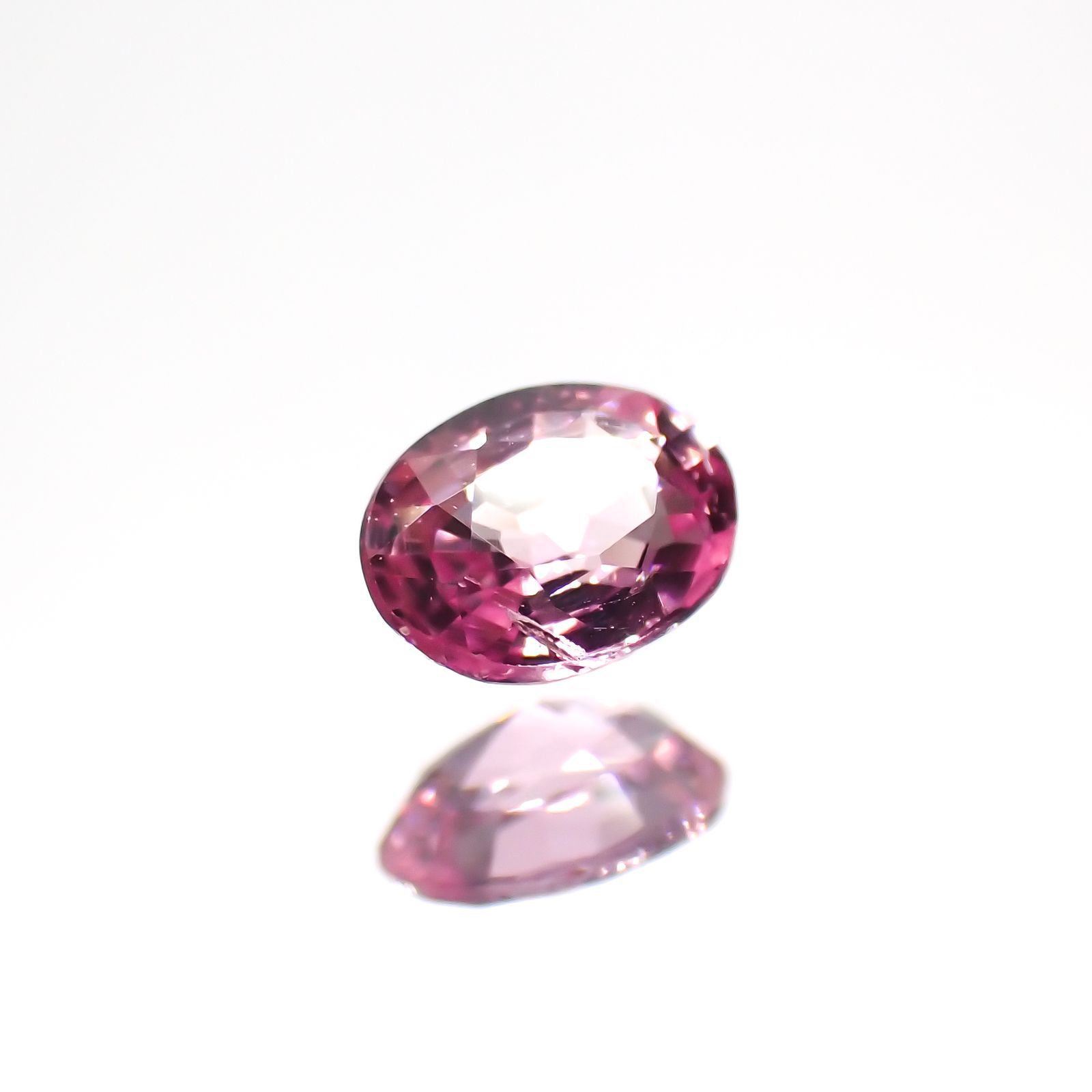 パパラチャサファイア(宝石名サファイア/別名パパラチャ・サファイア) スリランカ産 0.214ct ソ付(DGL)[20106140]4×3.1mm前後