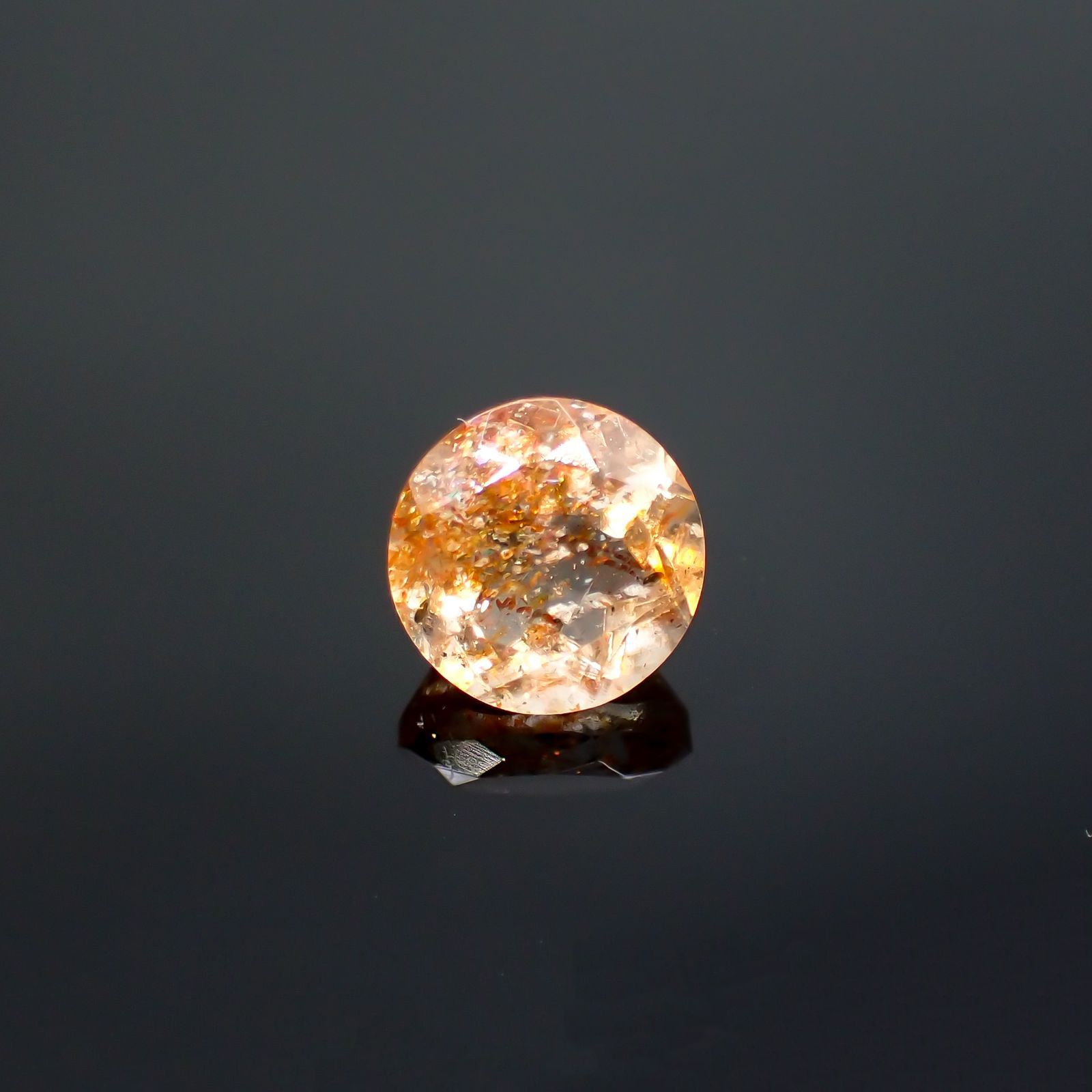 イリュージョンサンストーン(宝石名フェルドスパー) タンザニア産 2.02ct 識別済[250812304]8×8mm前後